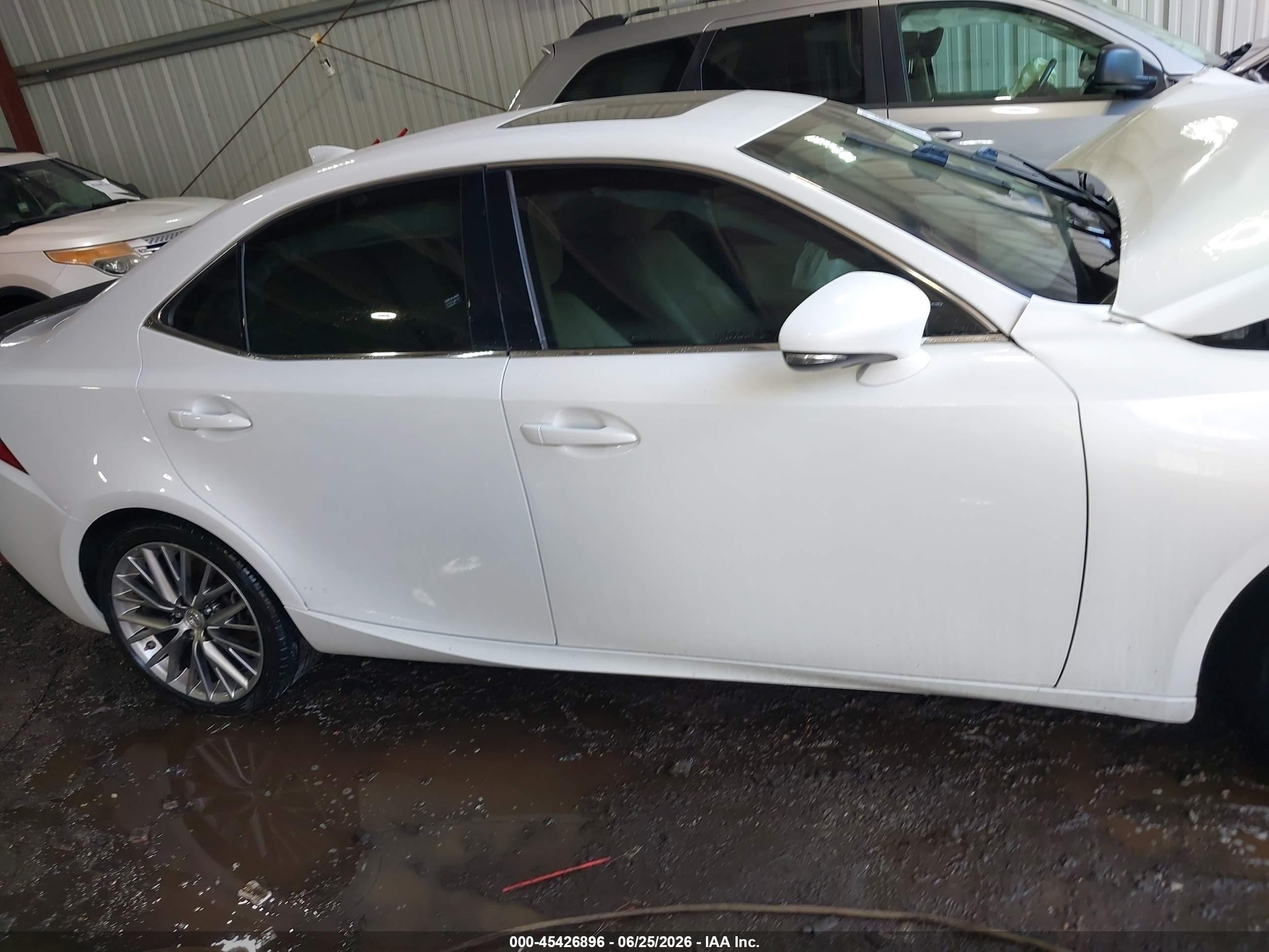 2014 Lexus Is 250 White vin: JTHCF1D24E5009077