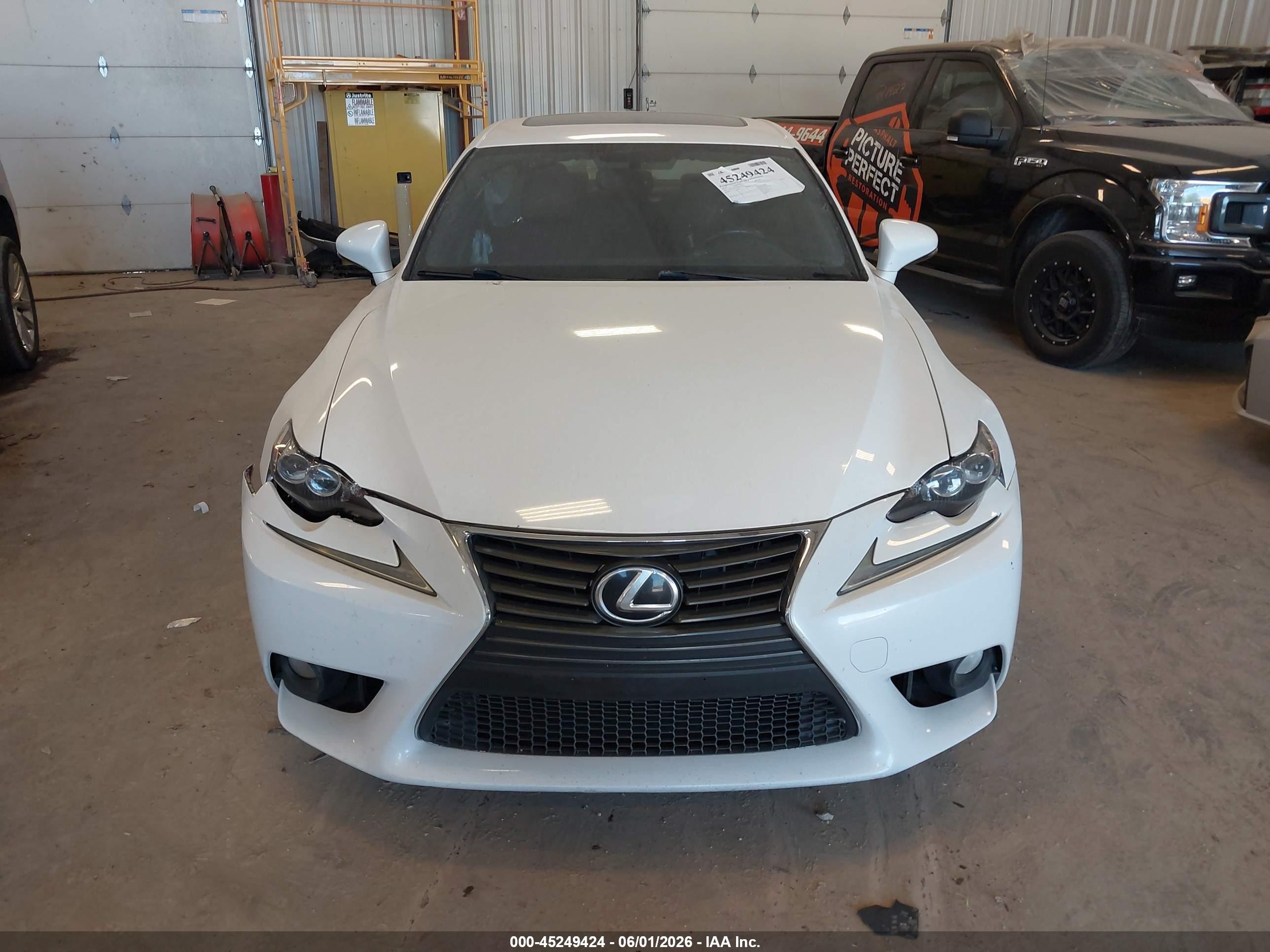 2014 Lexus Is 250   White vin: JTHCF1D24E5010178
