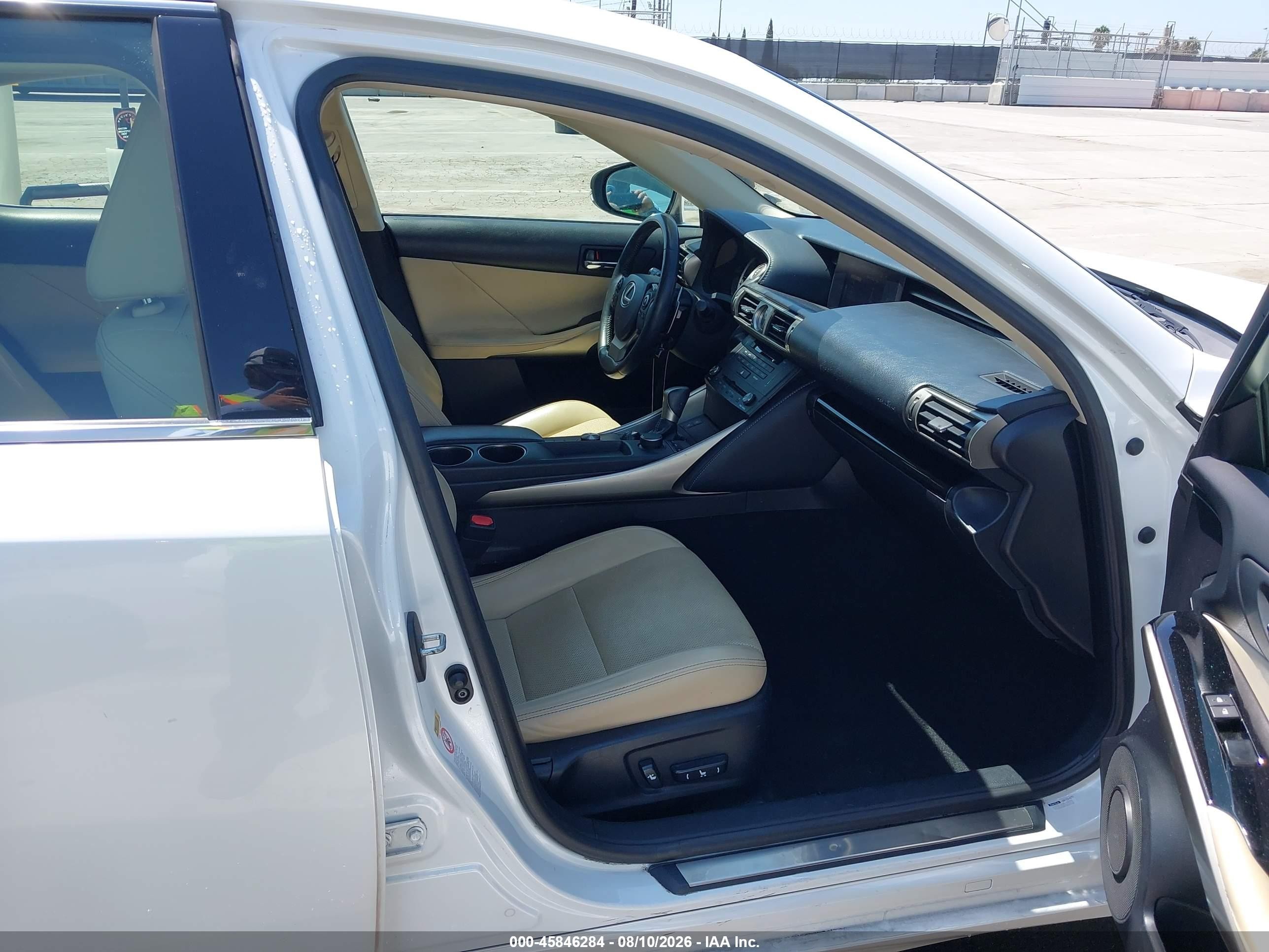 2015 Lexus Is 250   White vin: JTHCF1D28F5019385