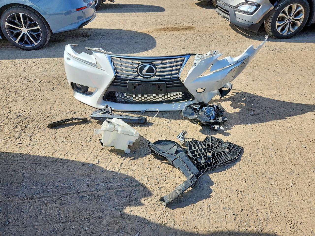 2015 Lexus Is 250 White vin: JTHCF1D29F5017712