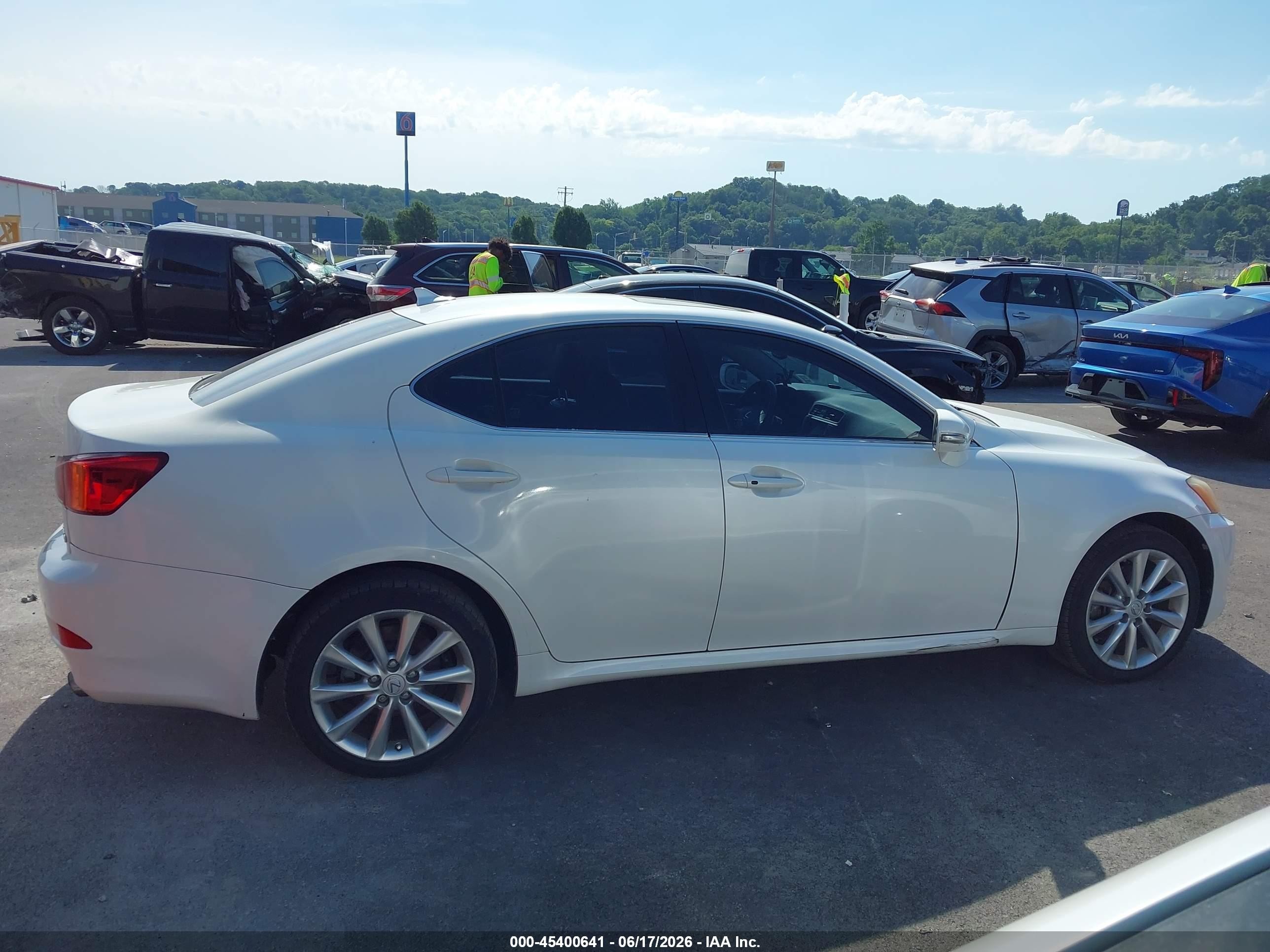 2010 Lexus Is 250   Белый vin: JTHCF5C20A2032697