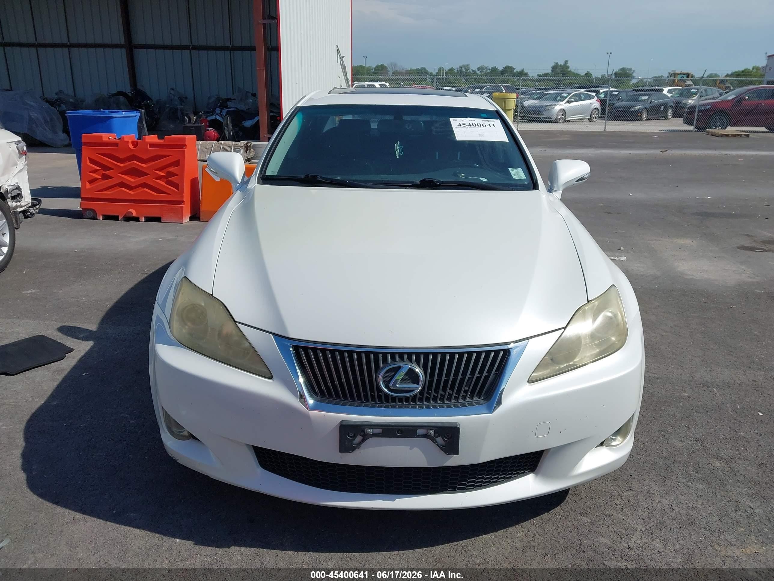 2010 Lexus Is 250   Белый vin: JTHCF5C20A2032697