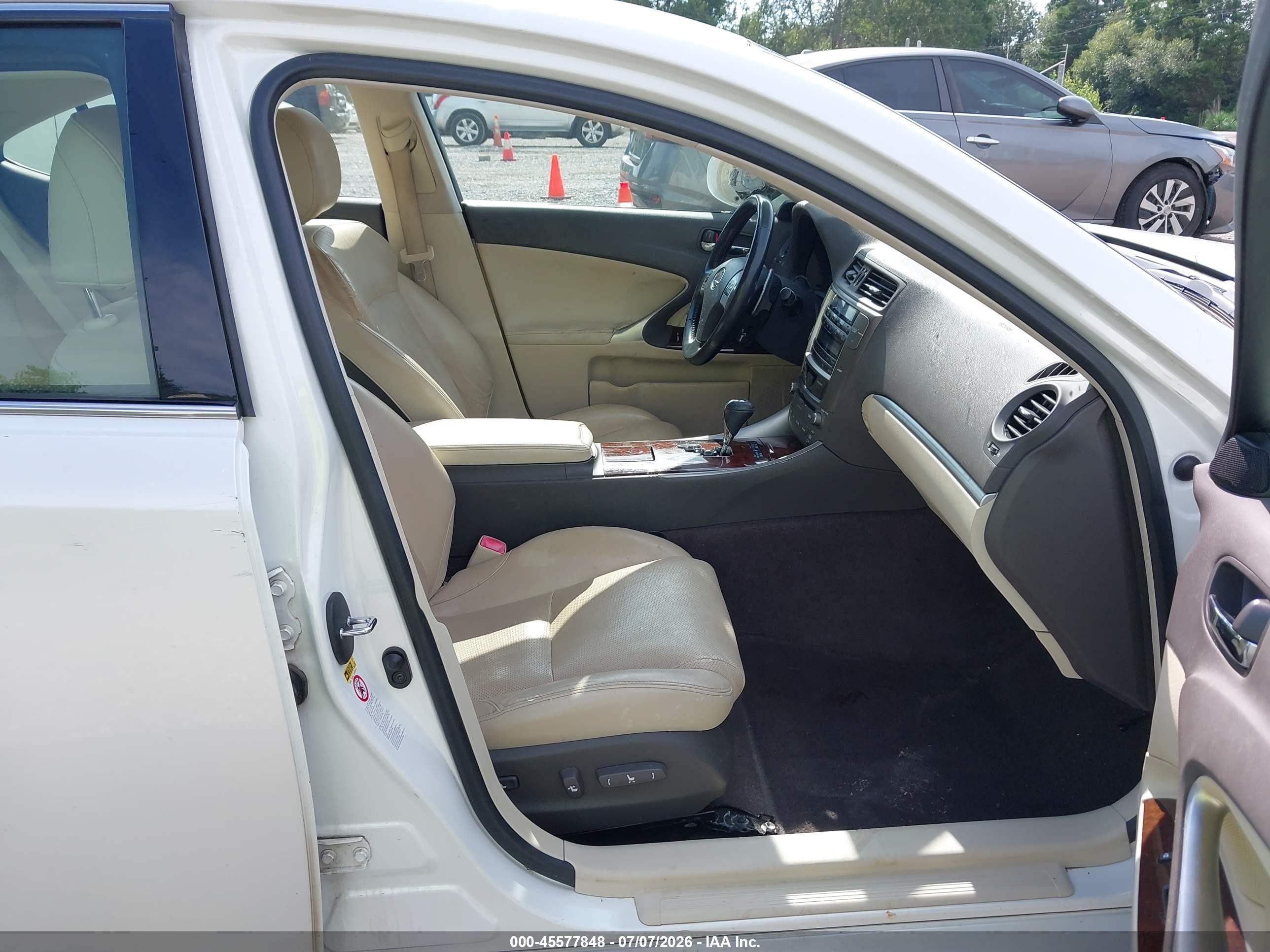 2013 Lexus Is 250   White vin: JTHCF5C21D2036066