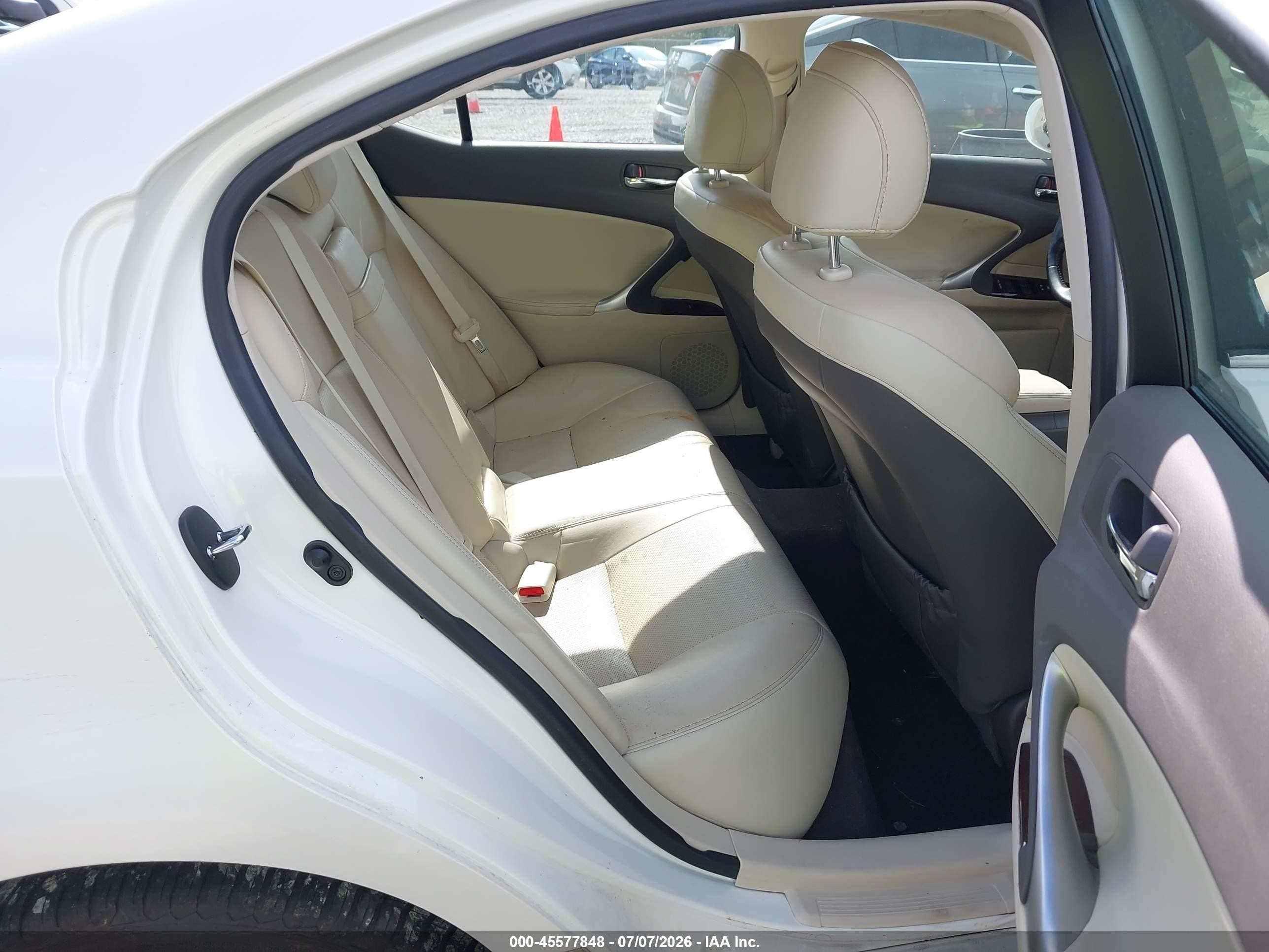 2013 Lexus Is 250   White vin: JTHCF5C21D2036066
