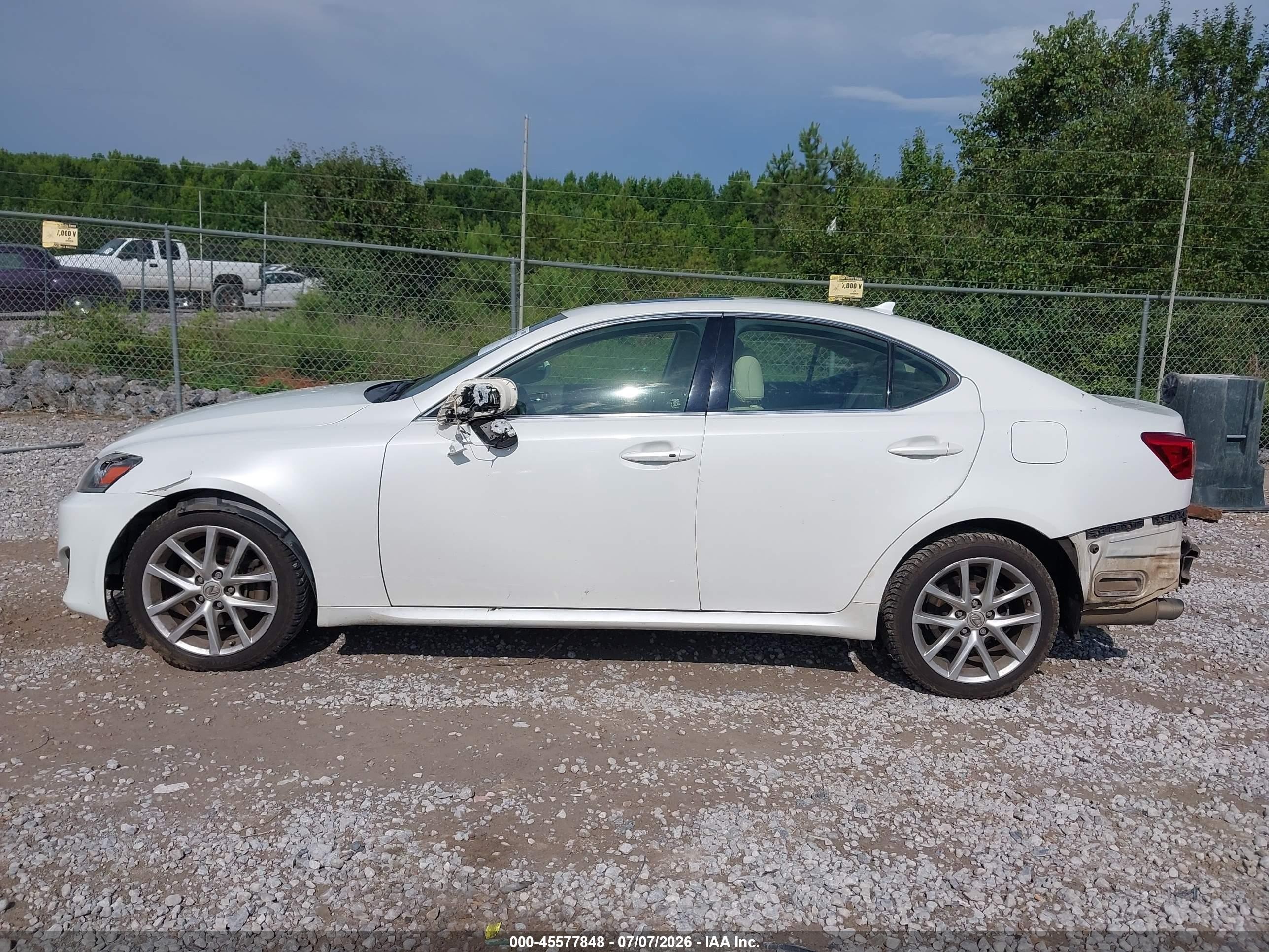 2013 Lexus Is 250   White vin: JTHCF5C21D2036066
