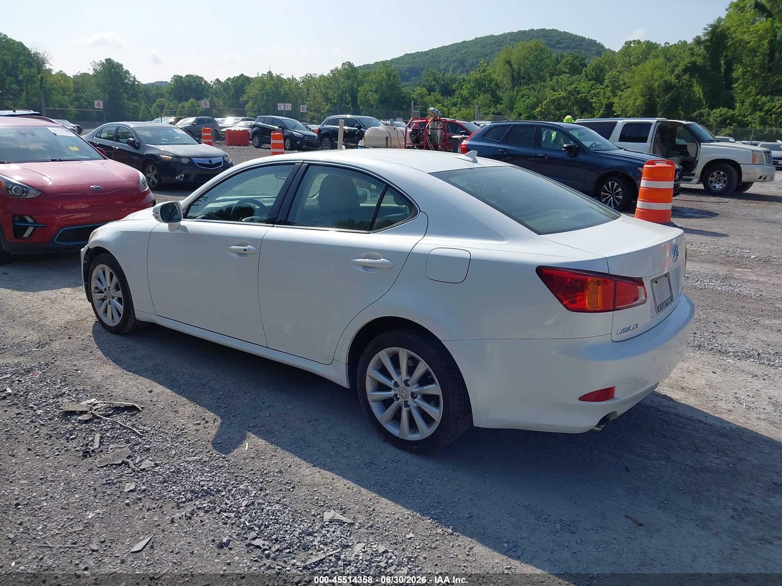 2010 Lexus Is 250   White vin: JTHCF5C22A2032555