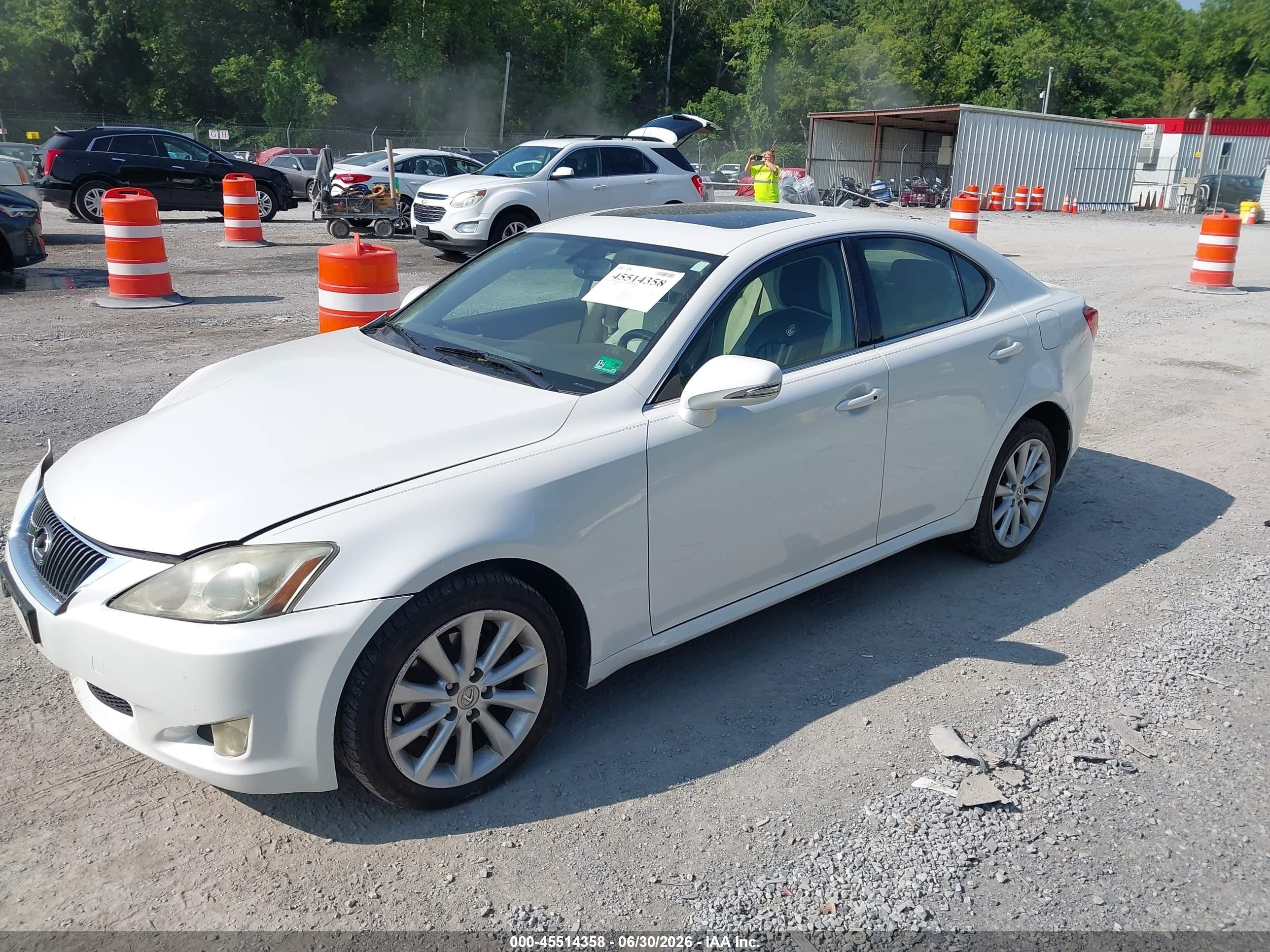 2010 Lexus Is 250   White vin: JTHCF5C22A2032555