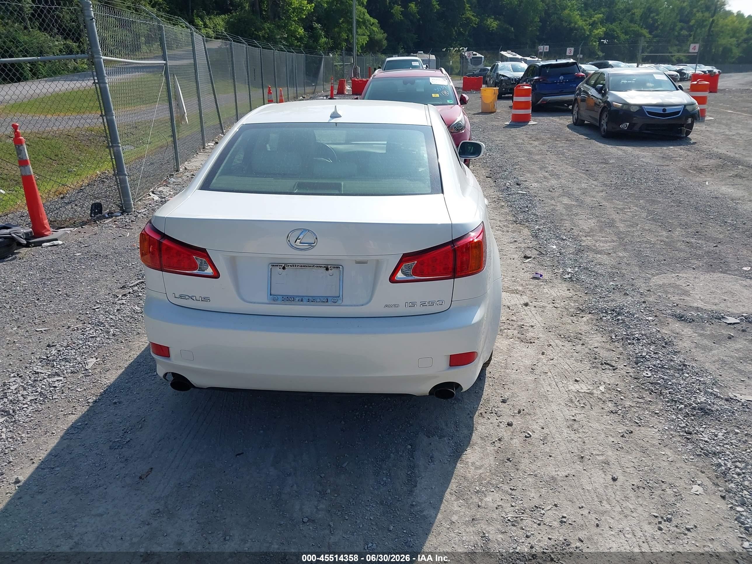 2010 Lexus Is 250   White vin: JTHCF5C22A2032555
