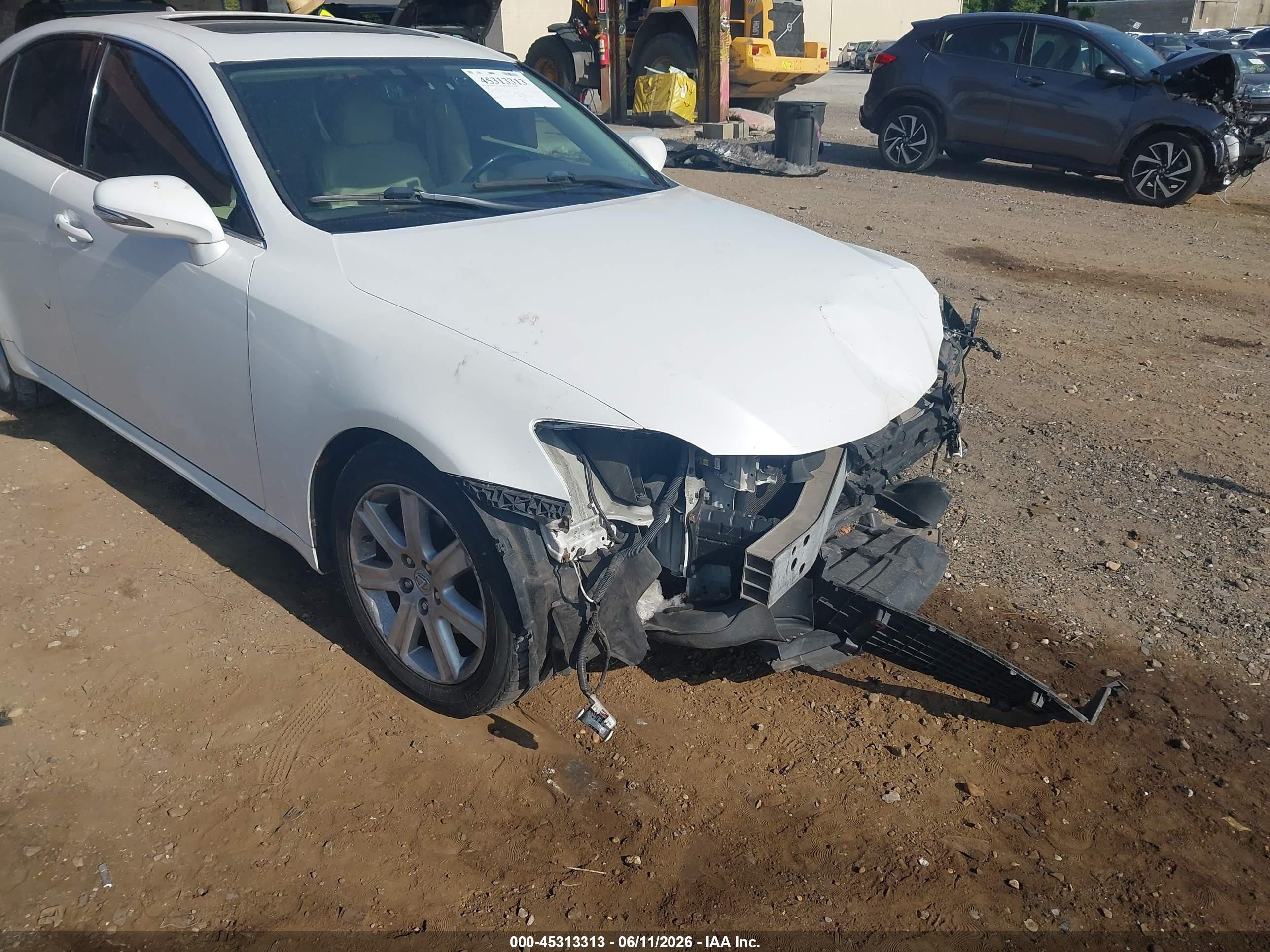 2010 Lexus Is 250   White vin: JTHCF5C22A5036779
