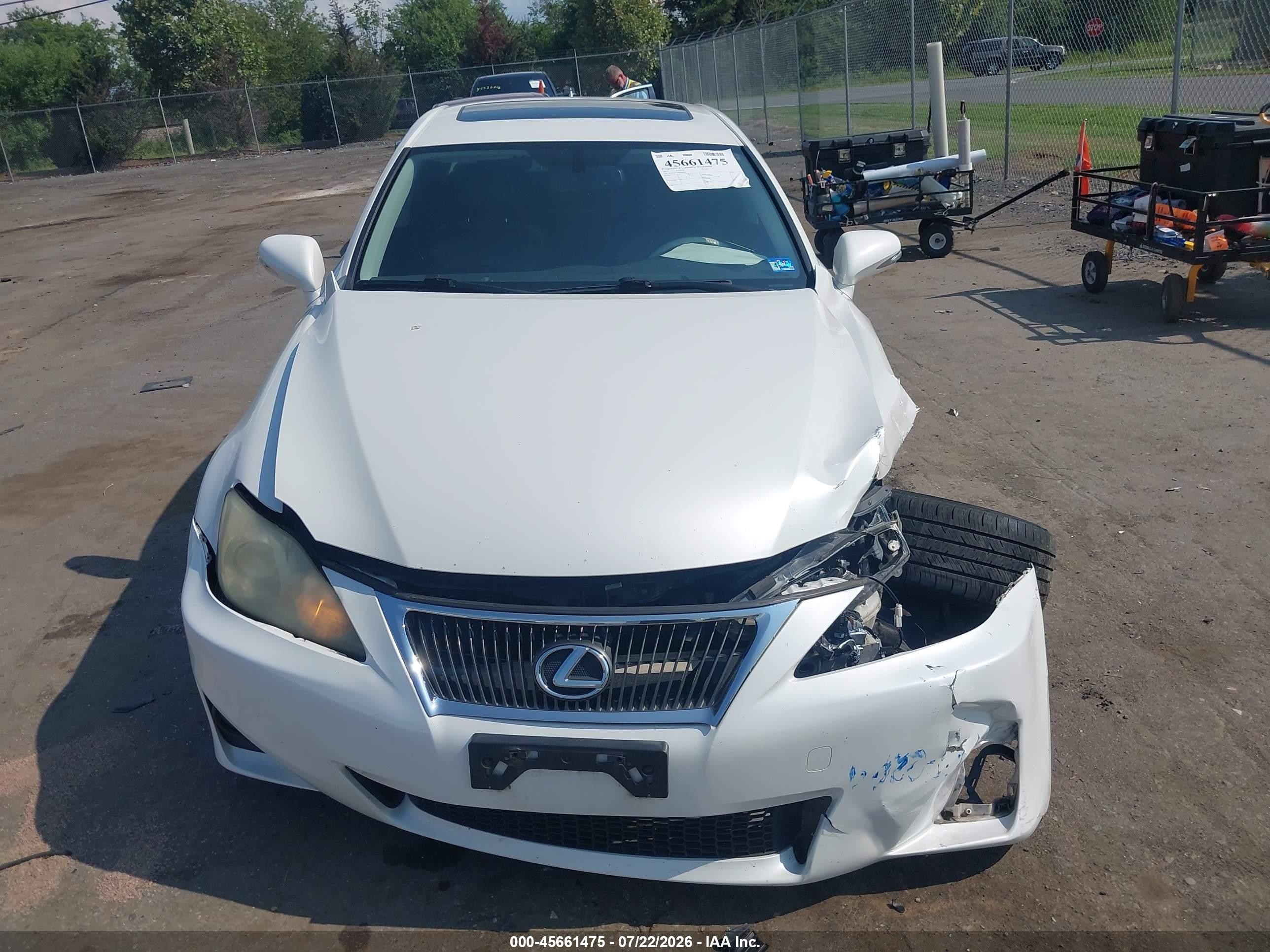 2011 Lexus Is 250   White vin: JTHCF5C26B5045812