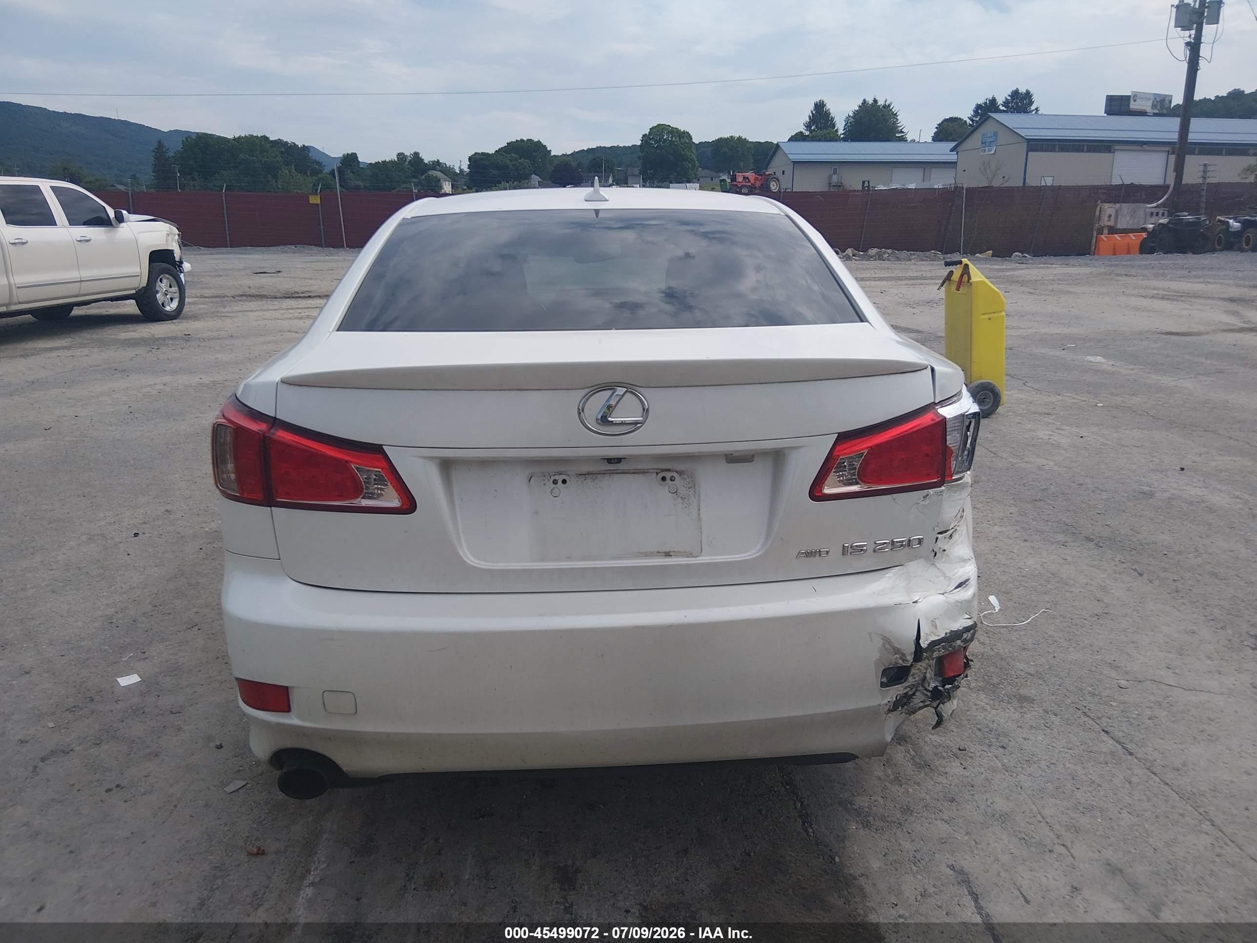 2011 Lexus Is 250   White vin: JTHCF5C27B5052218
