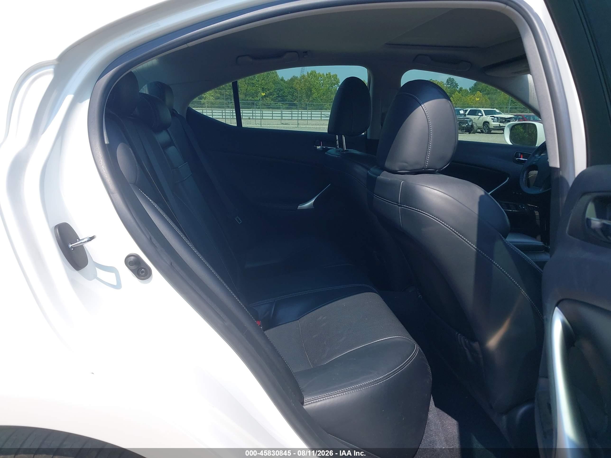 2010 Lexus Is 250   White vin: JTHCF5C2XA2033758
