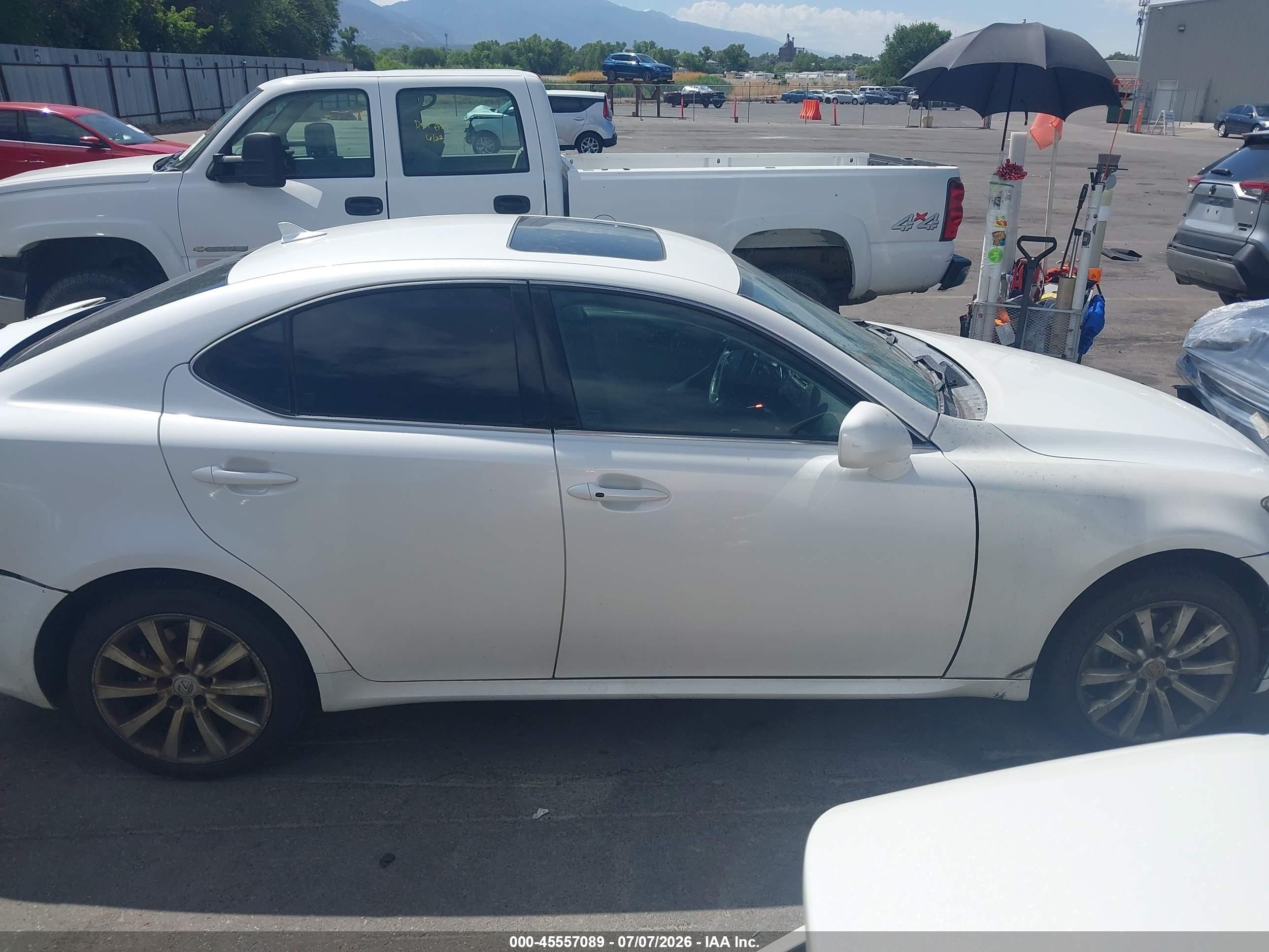 2008 Lexus Is 250   White vin: JTHCK262185024350