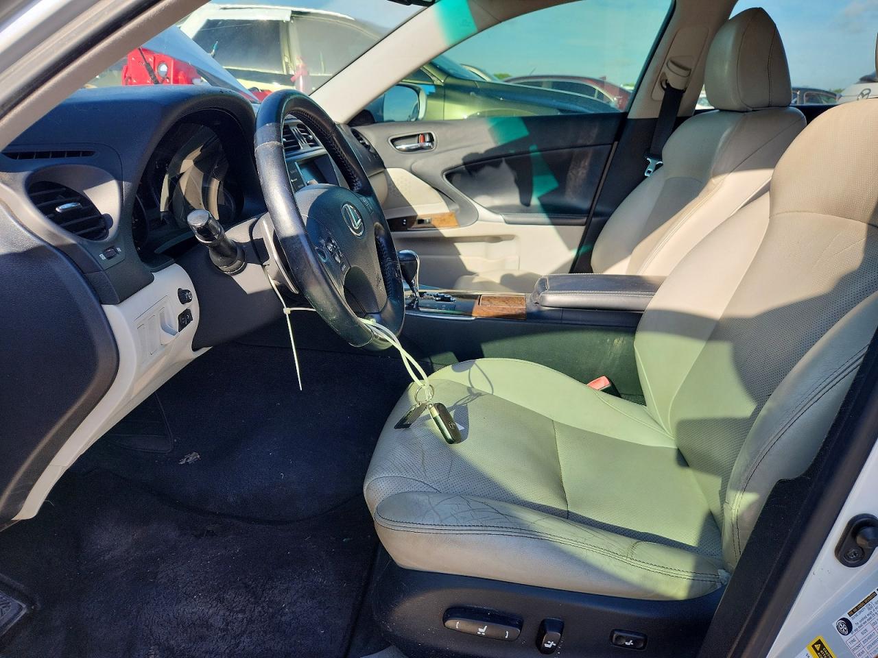 2009 Lexus Is 250 White vin: JTHCK262395030250