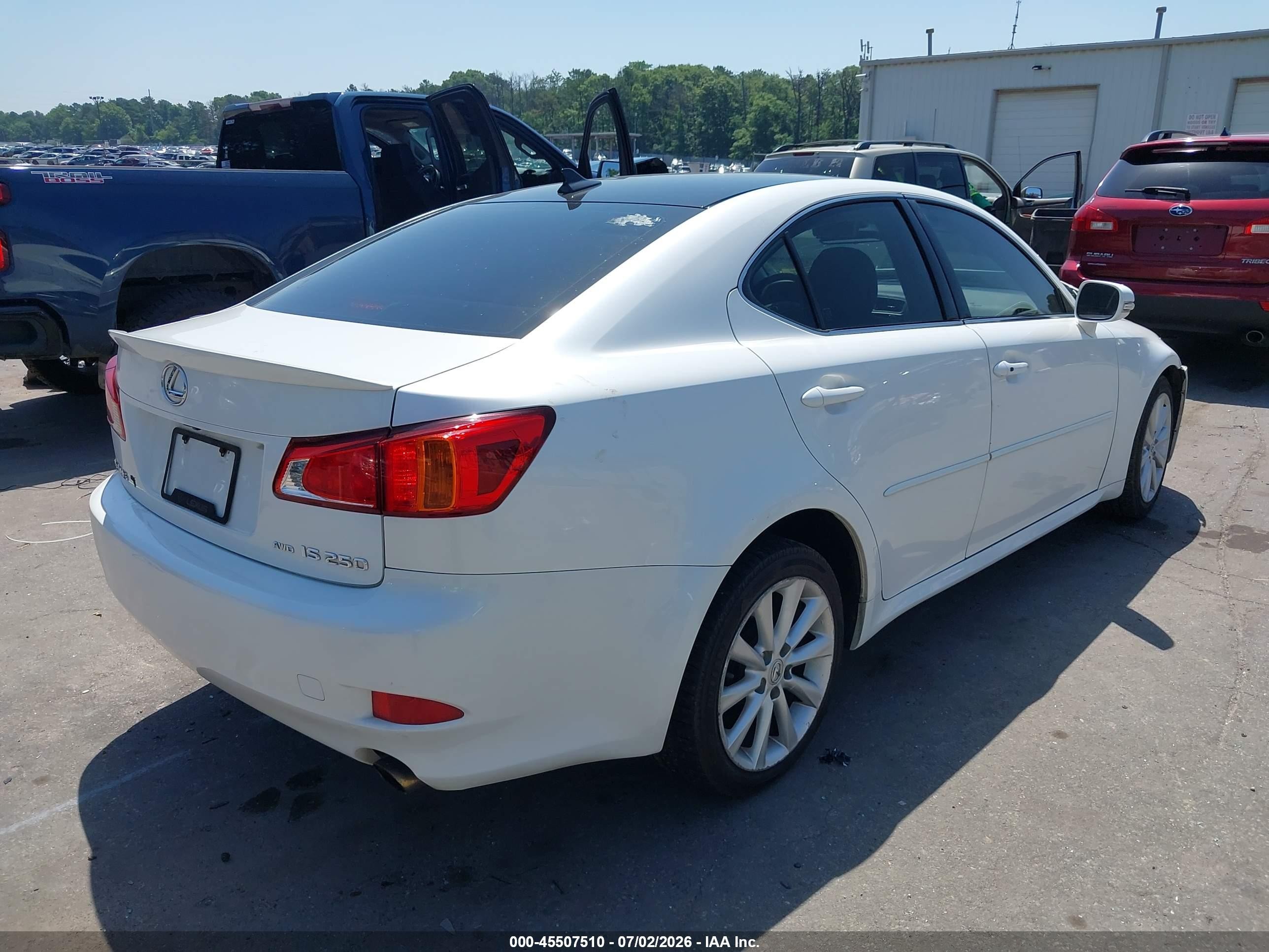 2009 Lexus Is 250   White vin: JTHCK262495032718