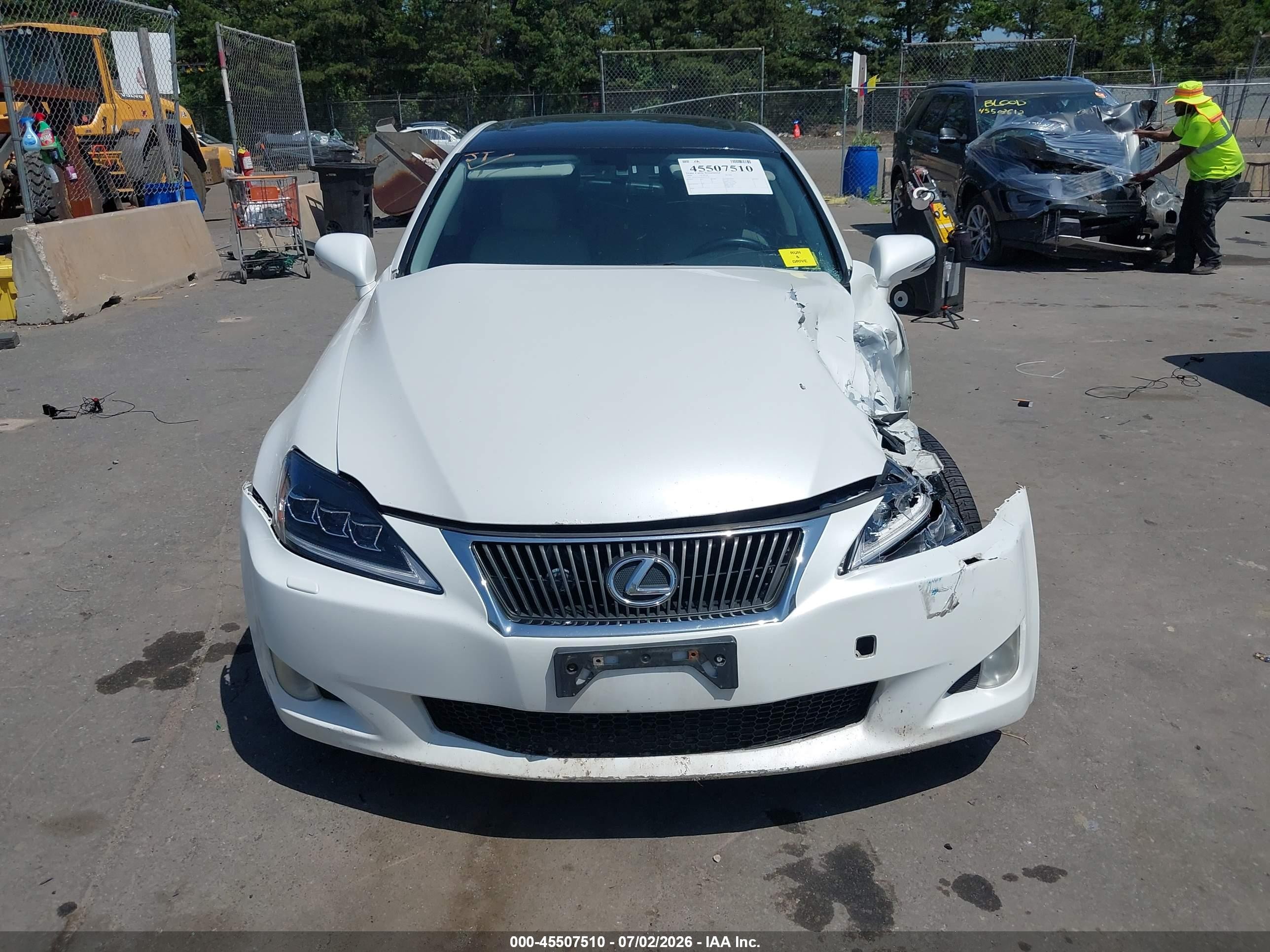 2009 Lexus Is 250   White vin: JTHCK262495032718