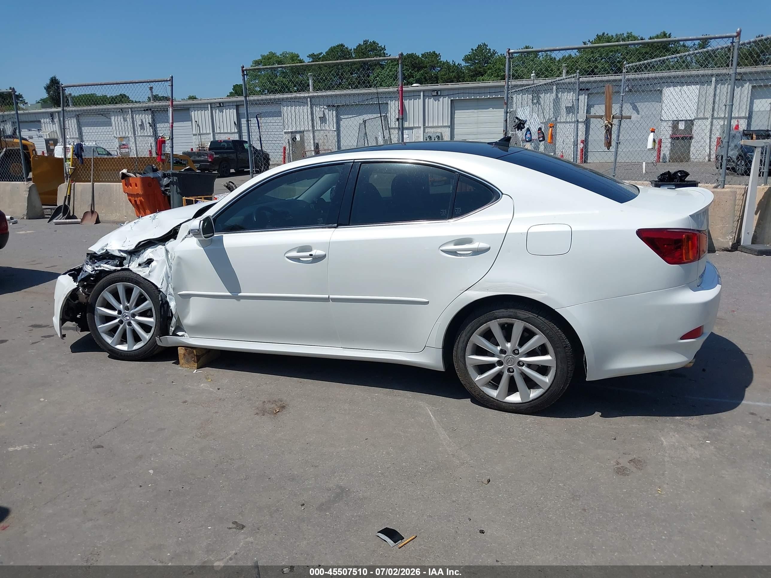2009 Lexus Is 250   White vin: JTHCK262495032718