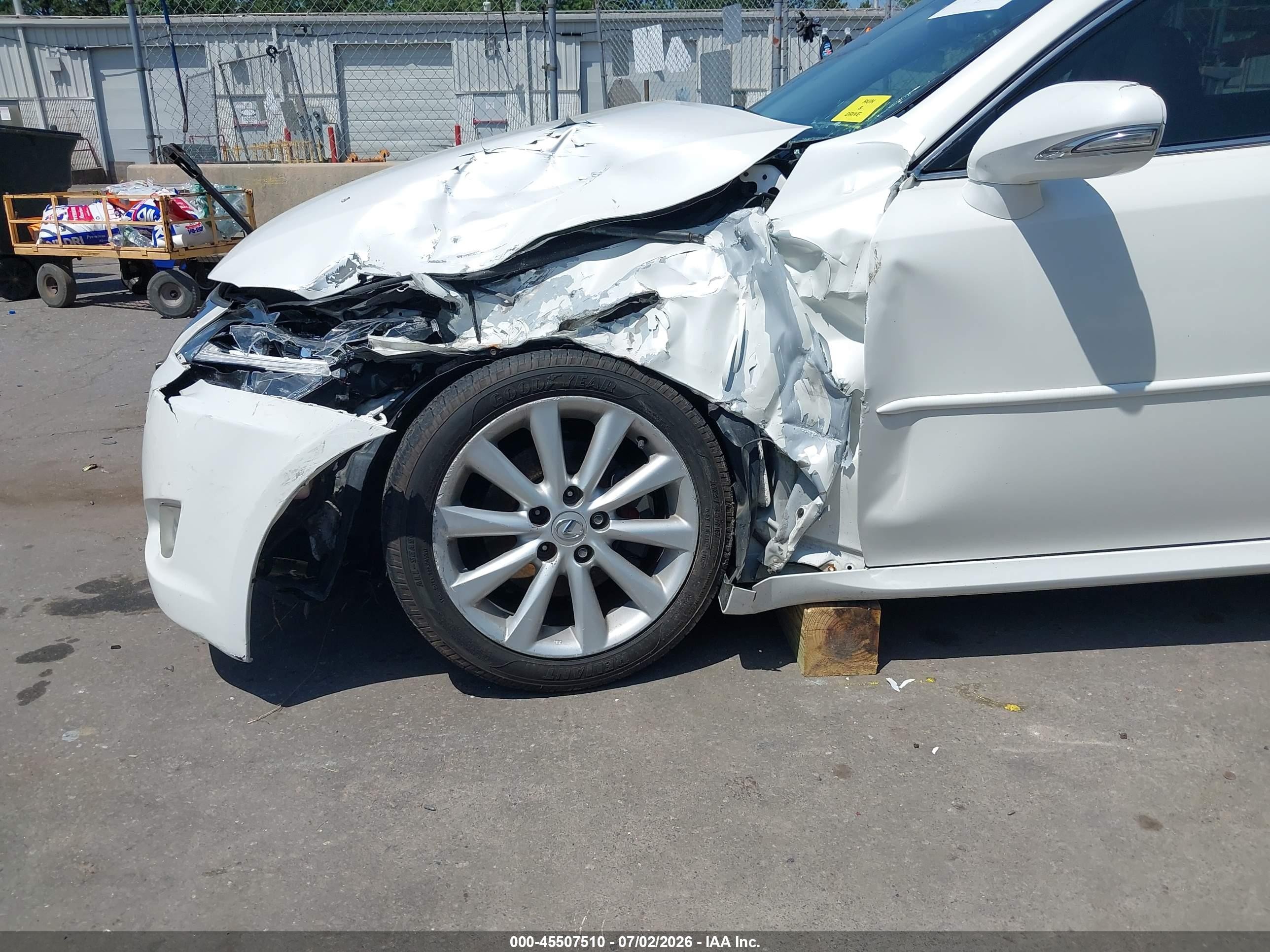 2009 Lexus Is 250   White vin: JTHCK262495032718