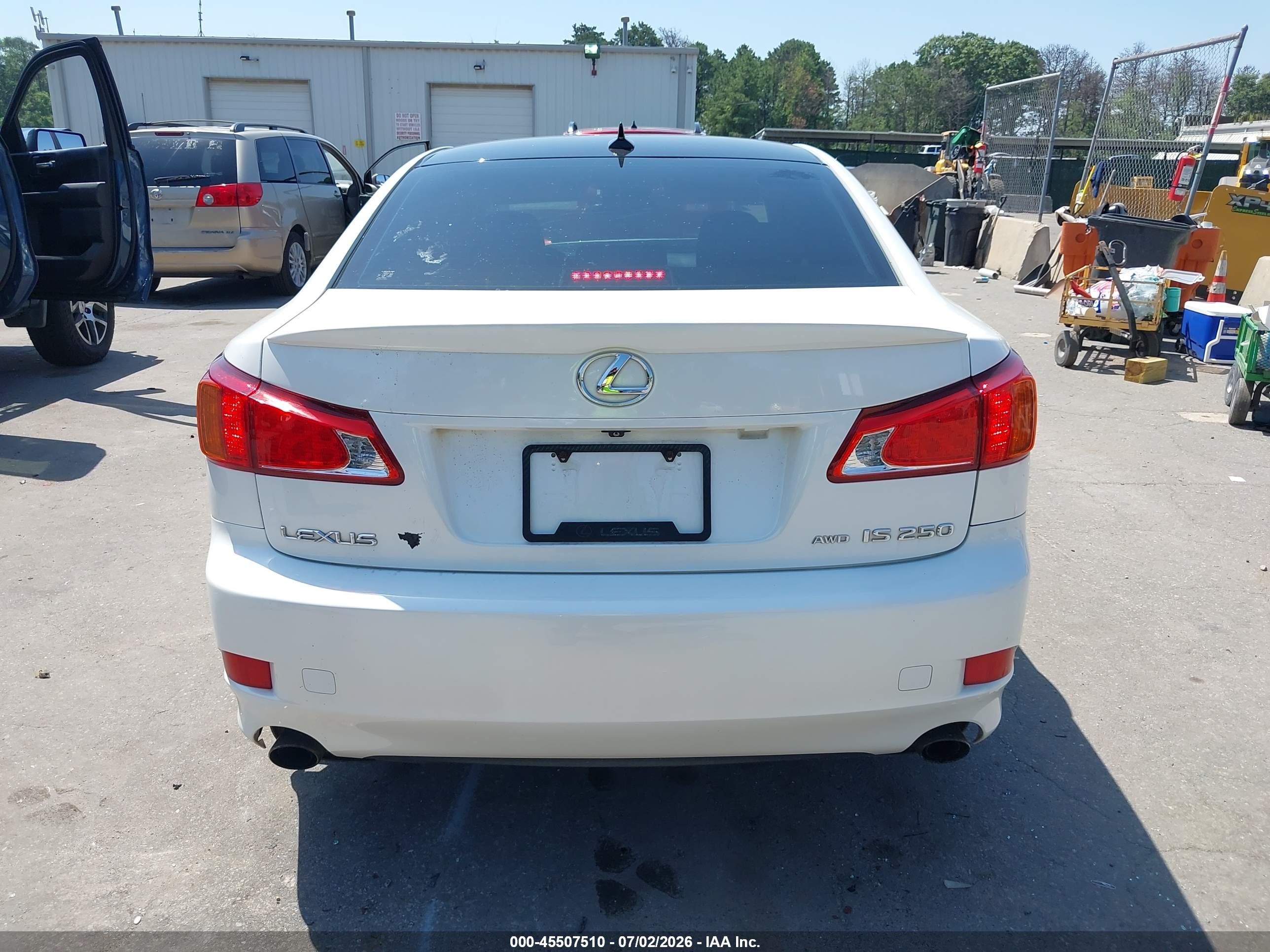 2009 Lexus Is 250   White vin: JTHCK262495032718