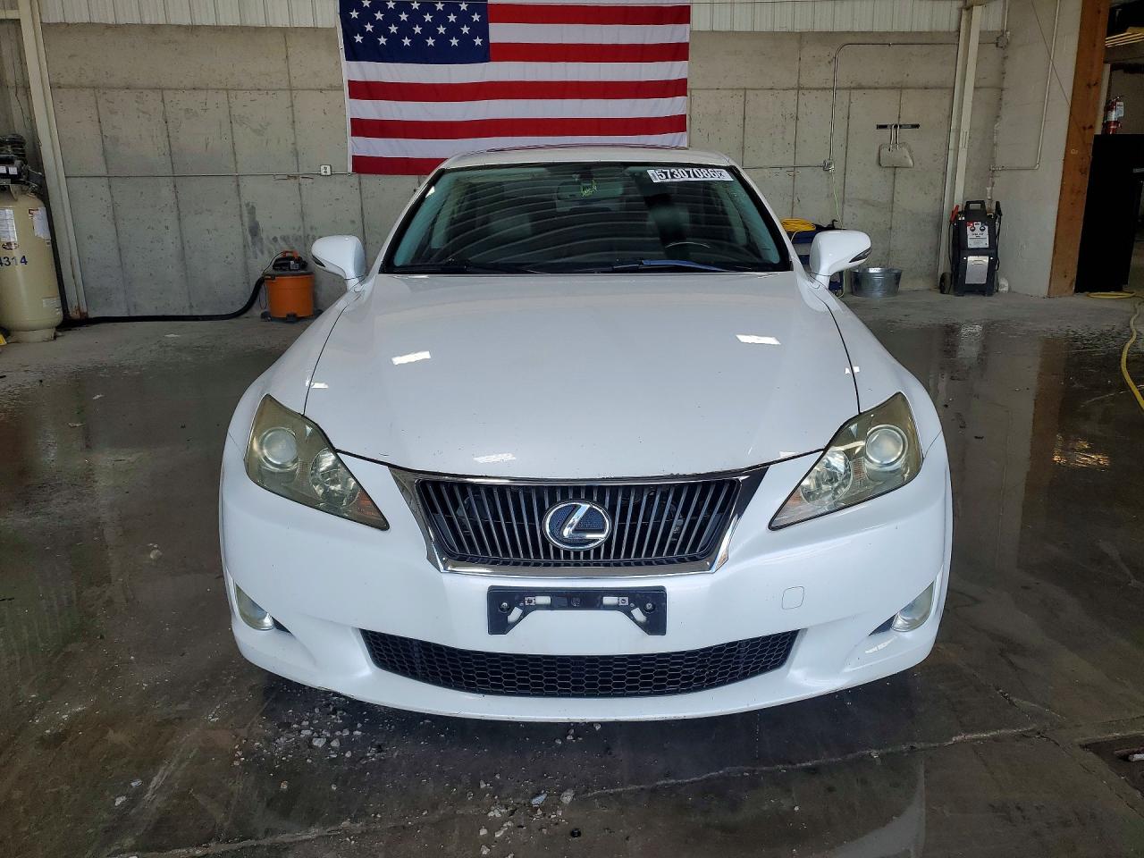 2009 Lexus Is 250 White vin: JTHCK262495032928