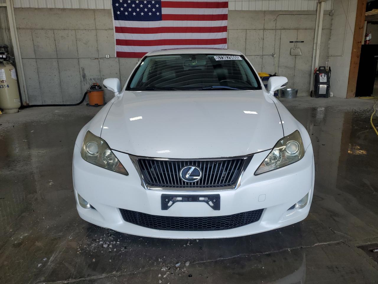 2009 Lexus Is 250 White vin: JTHCK262495032928 Damage: Front Bumper/Cover, Dent(S) W/ Paint Dmg, 2 To 3 Inches