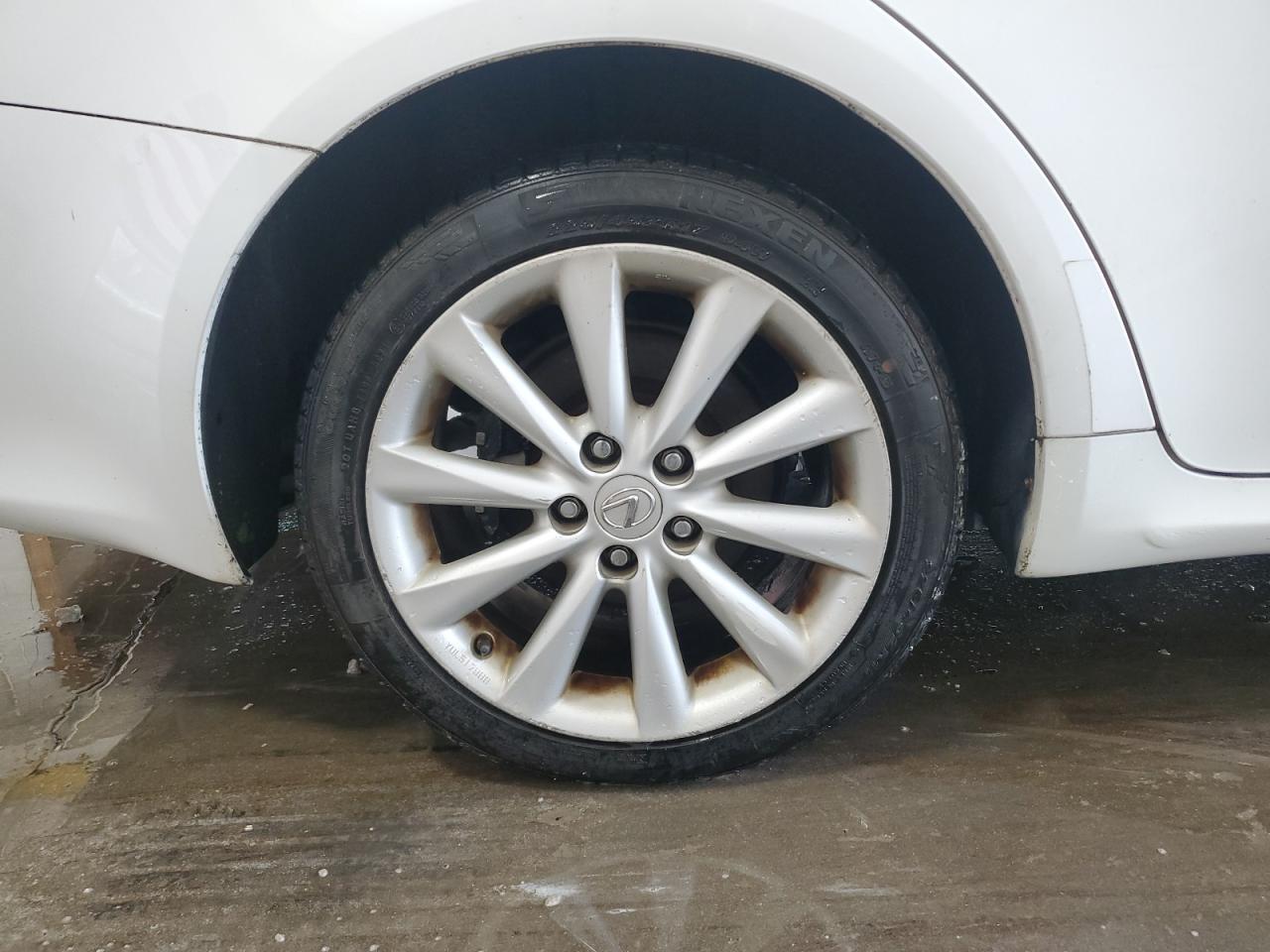 2009 Lexus Is 250 White vin: JTHCK262495032928 Damage: Right Rear Wheel, Curb Rash, > 12 Inches