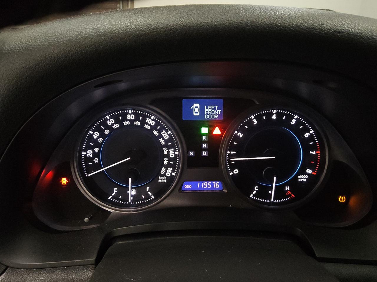 2009 Lexus Is 250 Silver vin: JTHCK262695031408 Damage: Warning - Tire Pressure, On, Unacceptable