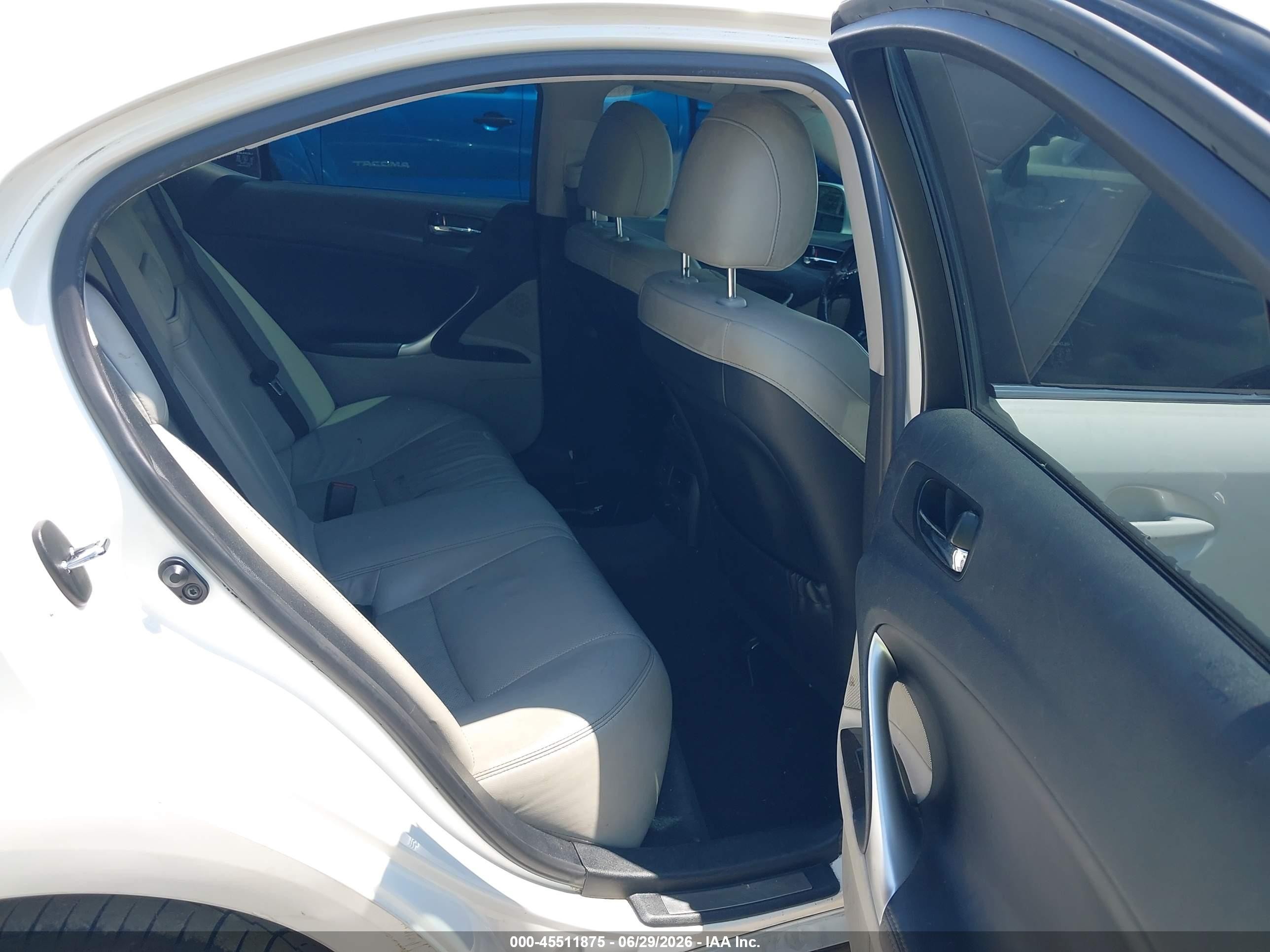 2009 Lexus Is 250   White vin: JTHCK262895035394