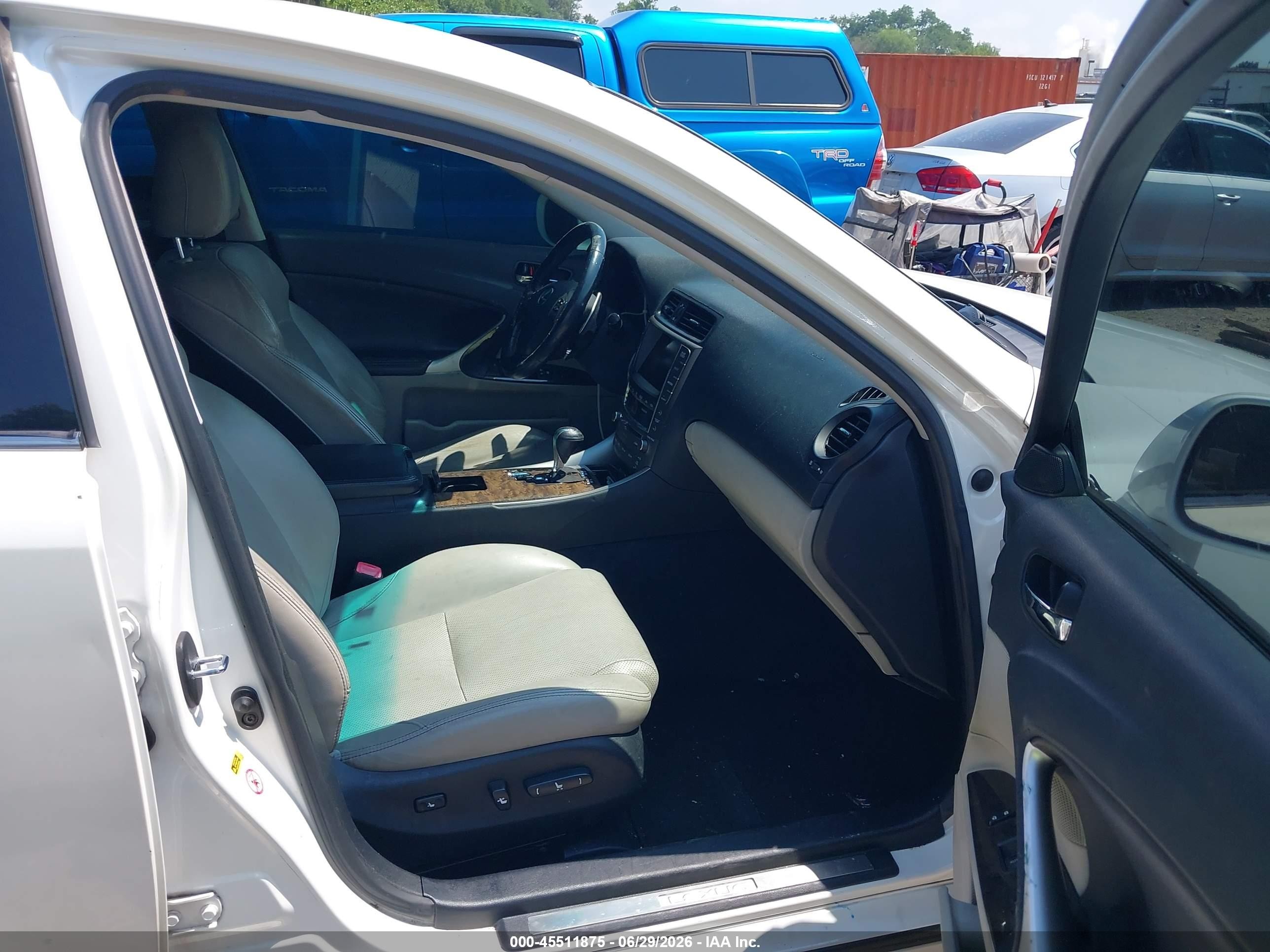 2009 Lexus Is 250   White vin: JTHCK262895035394