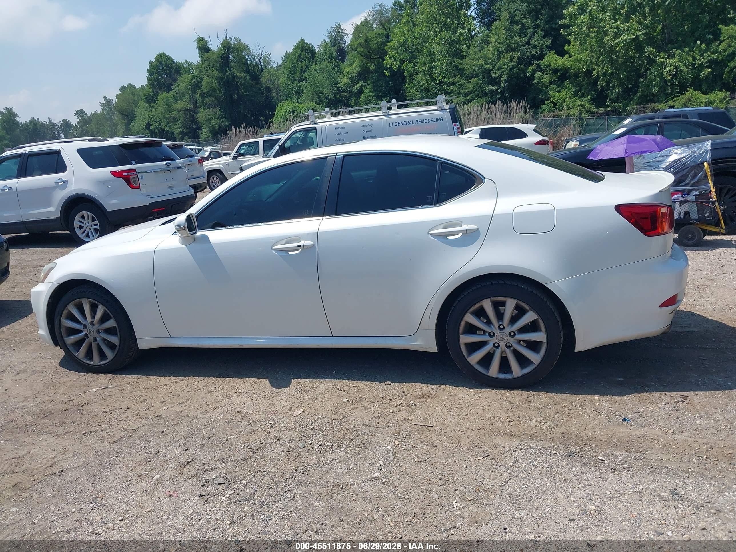 2009 Lexus Is 250   White vin: JTHCK262895035394