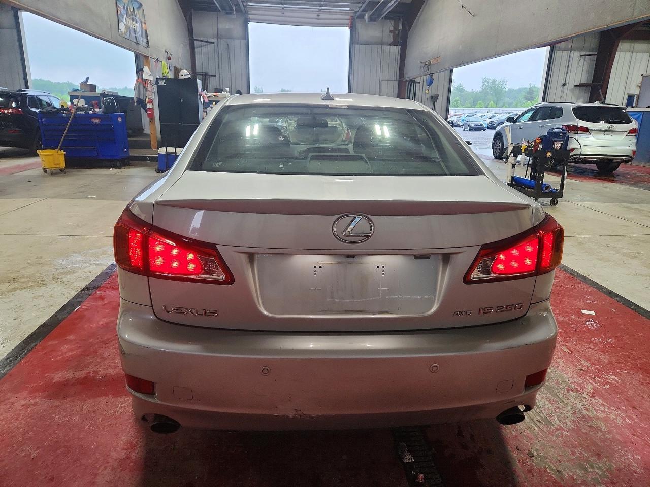 2009 Lexus Is 250 Silver vin: JTHCK262995028082