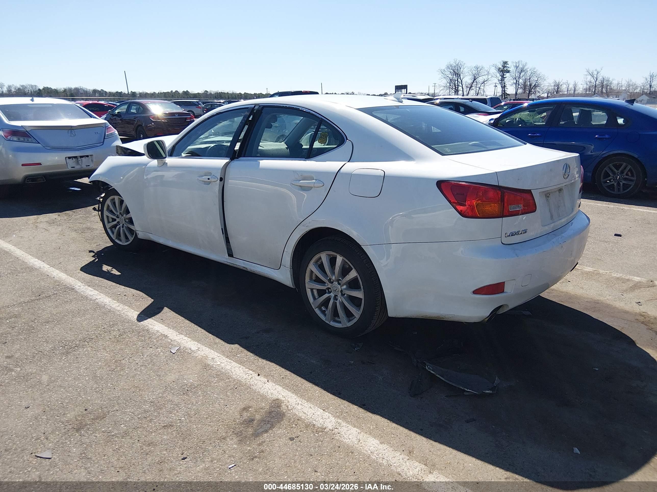 2007 Lexus Is 250   White vin: JTHCK262X72019664