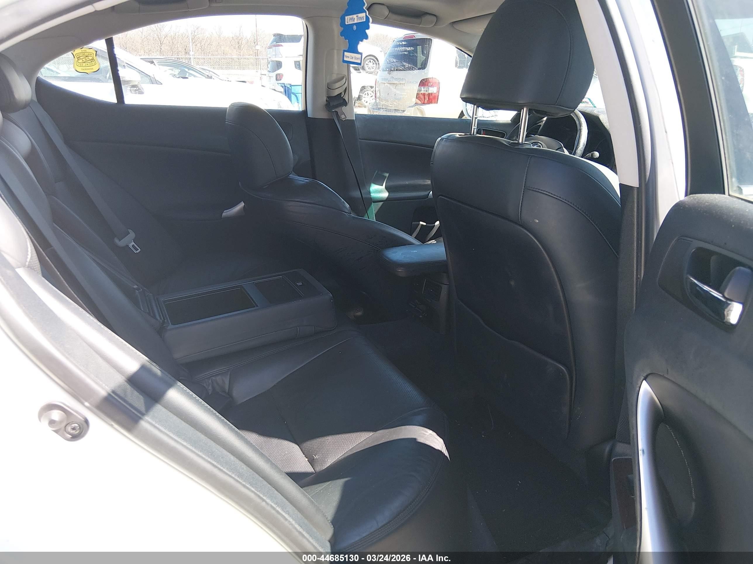 2007 Lexus Is 250   White vin: JTHCK262X72019664