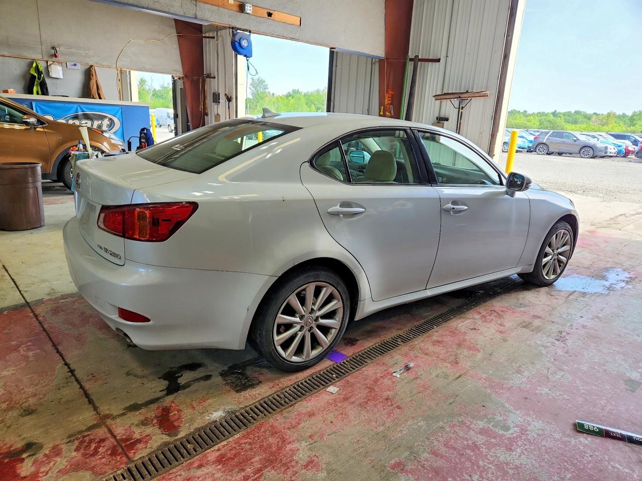 2009 Lexus Is 250 White vin: JTHCK262X92029839