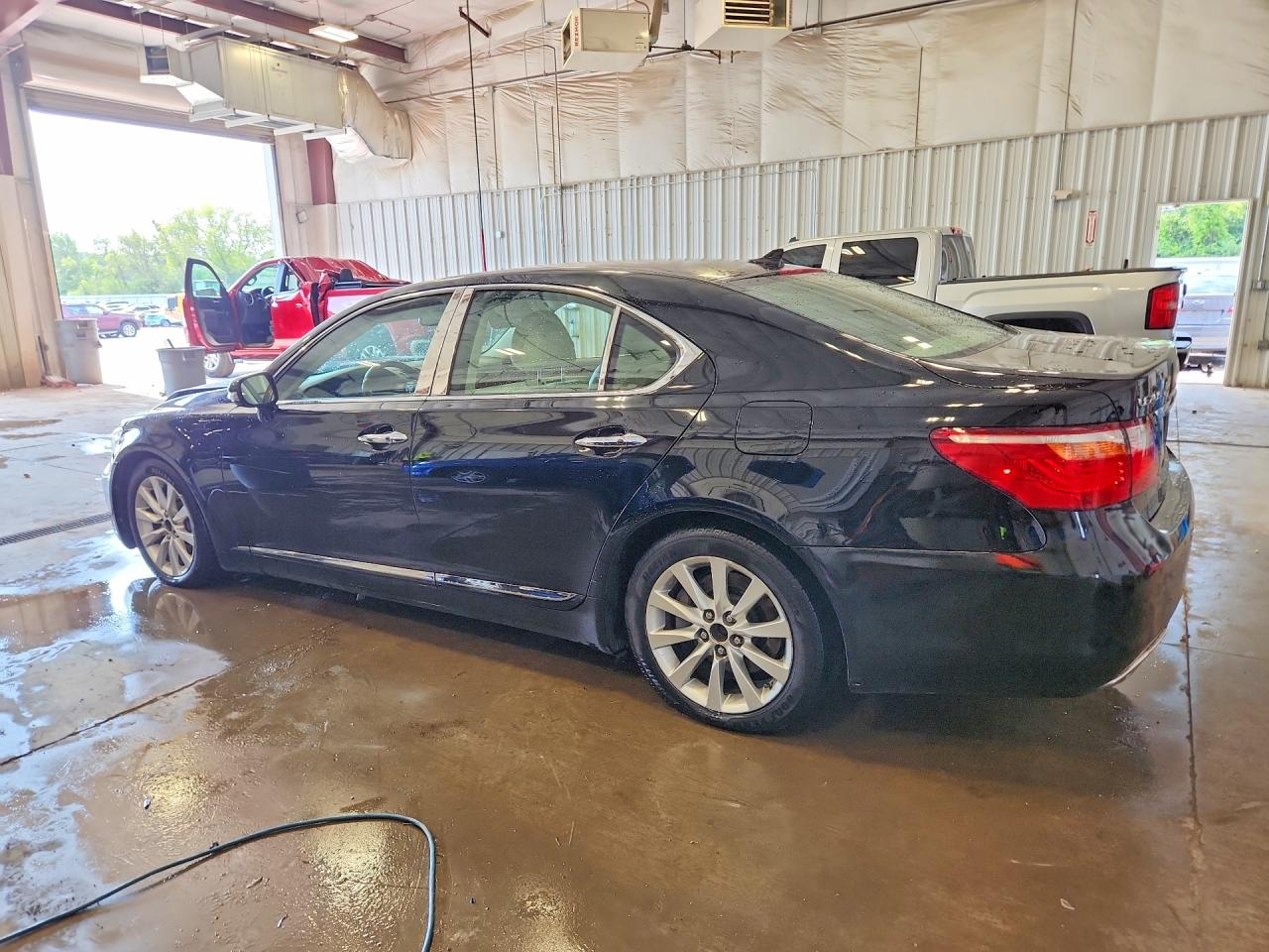 2010 Lexus Ls 460 Черный vin: JTHCL1EF4A5006765