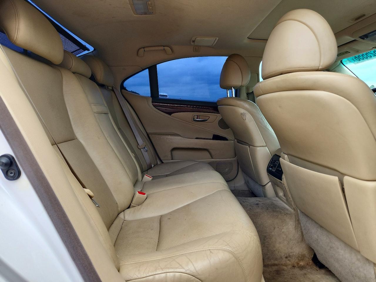 2009 Lexus Ls 460 White vin: JTHCL46F095002966