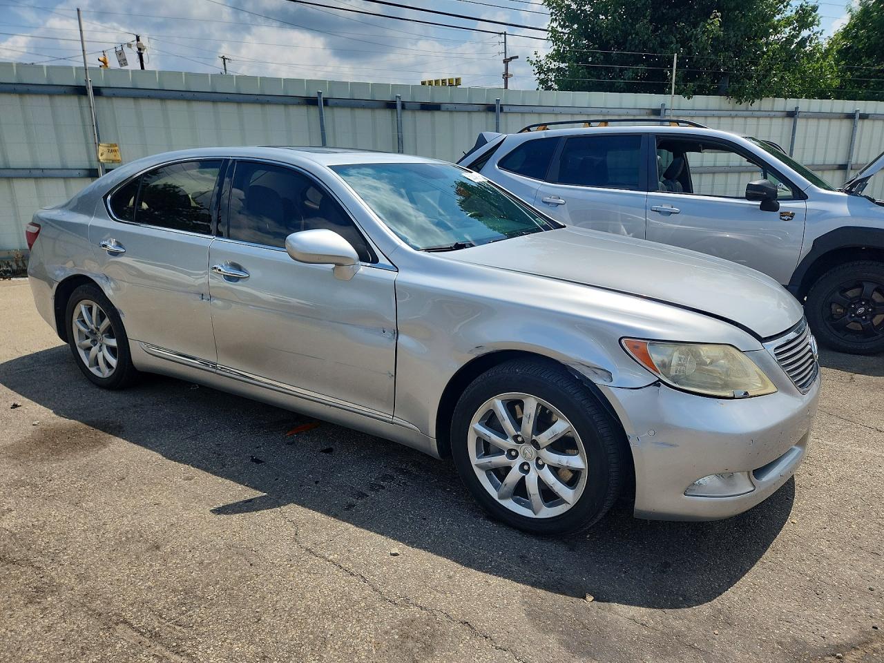 2009 Lexus Ls 460 Silver vin: JTHCL46F795002849