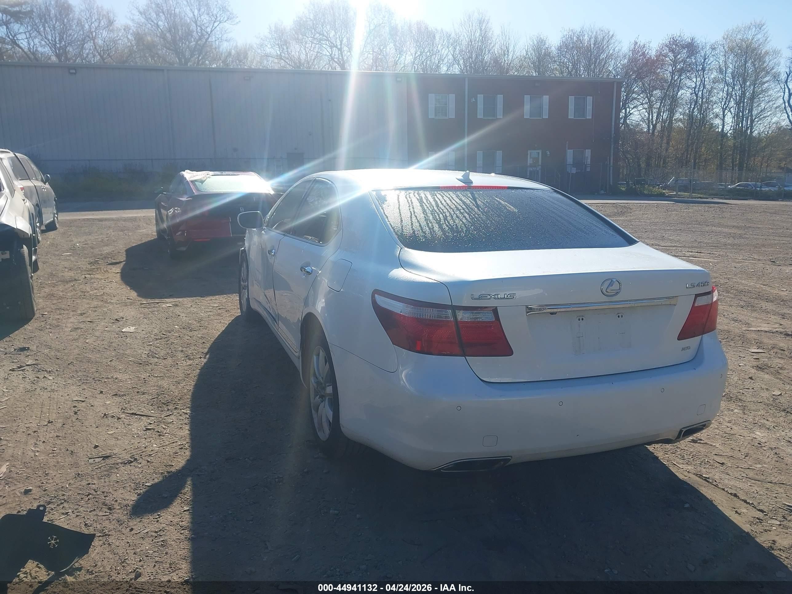 2009 Lexus Ls 460   White vin: JTHCL46F895003203