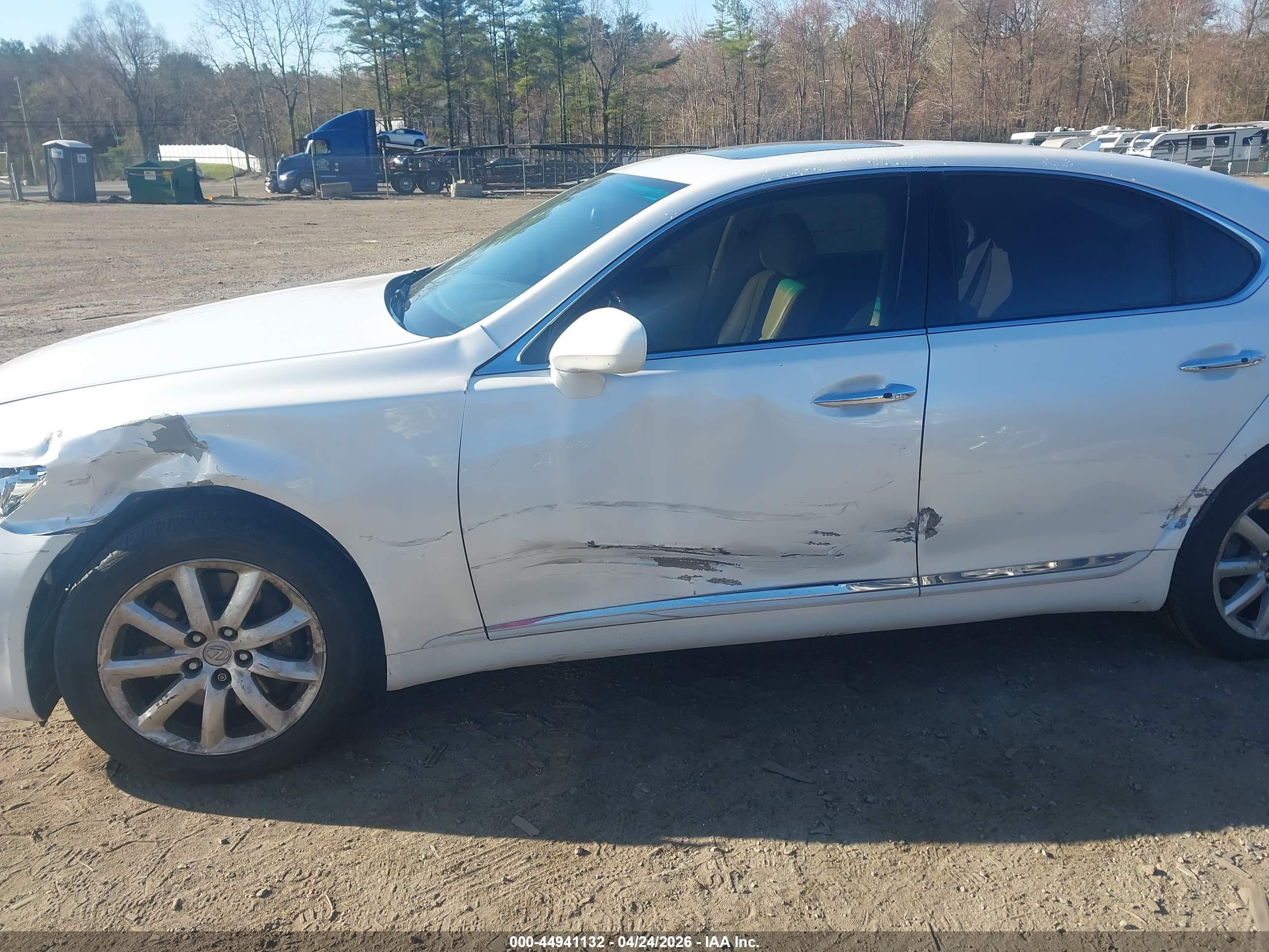 2009 Lexus Ls 460   White vin: JTHCL46F895003203