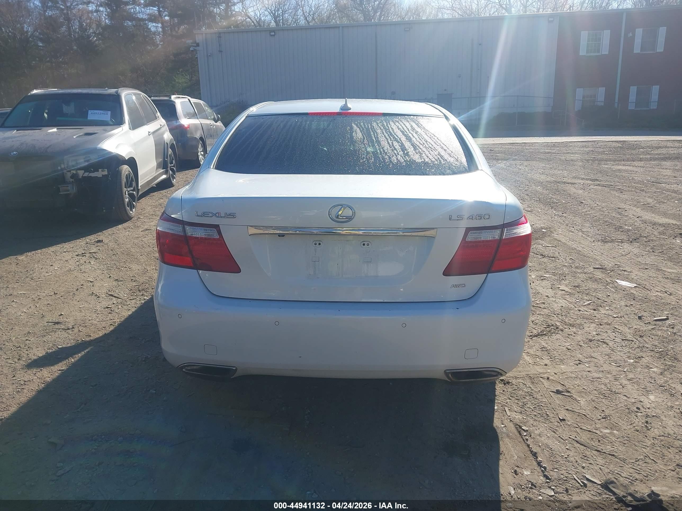 2009 Lexus Ls 460   White vin: JTHCL46F895003203
