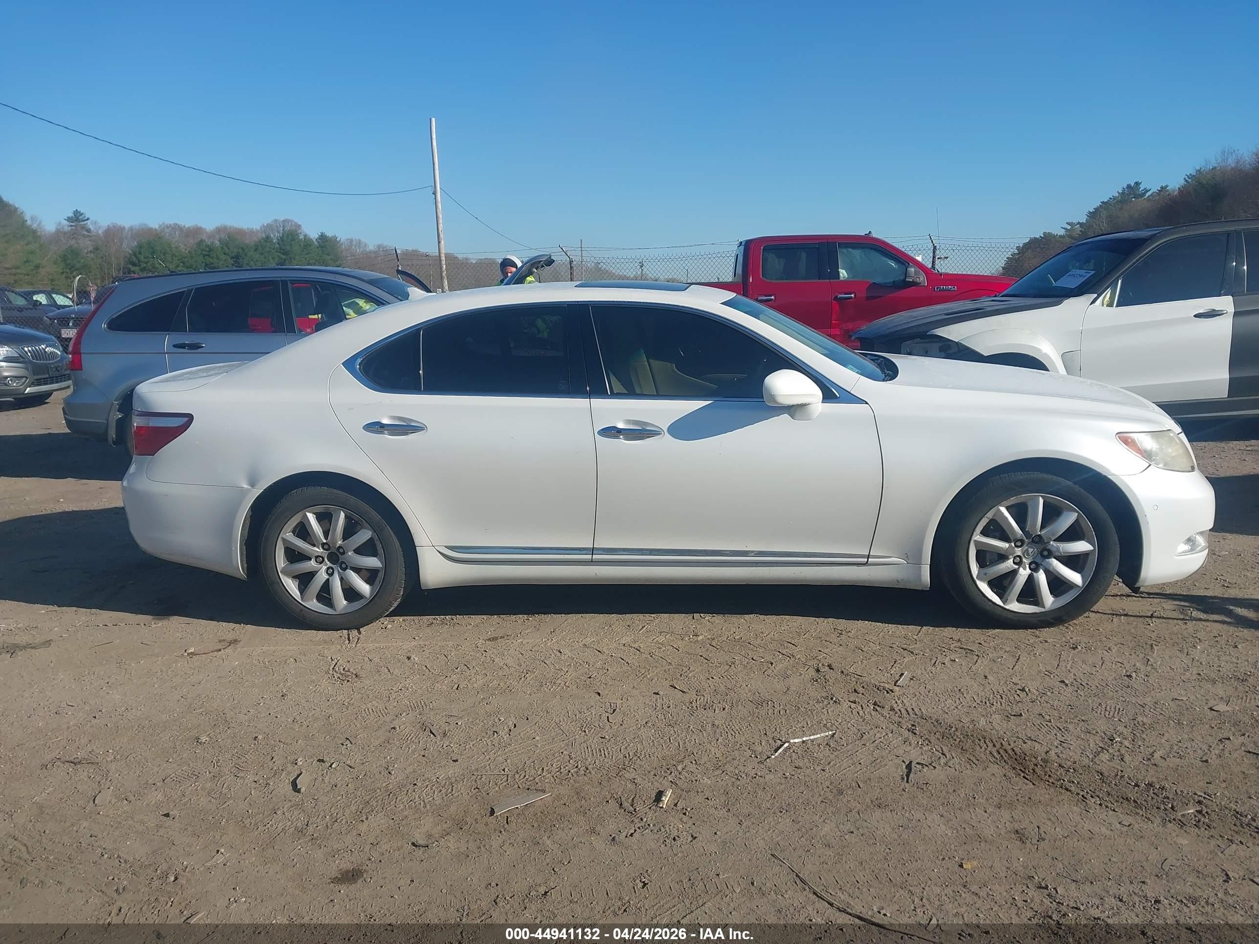 2009 Lexus Ls 460   White vin: JTHCL46F895003203