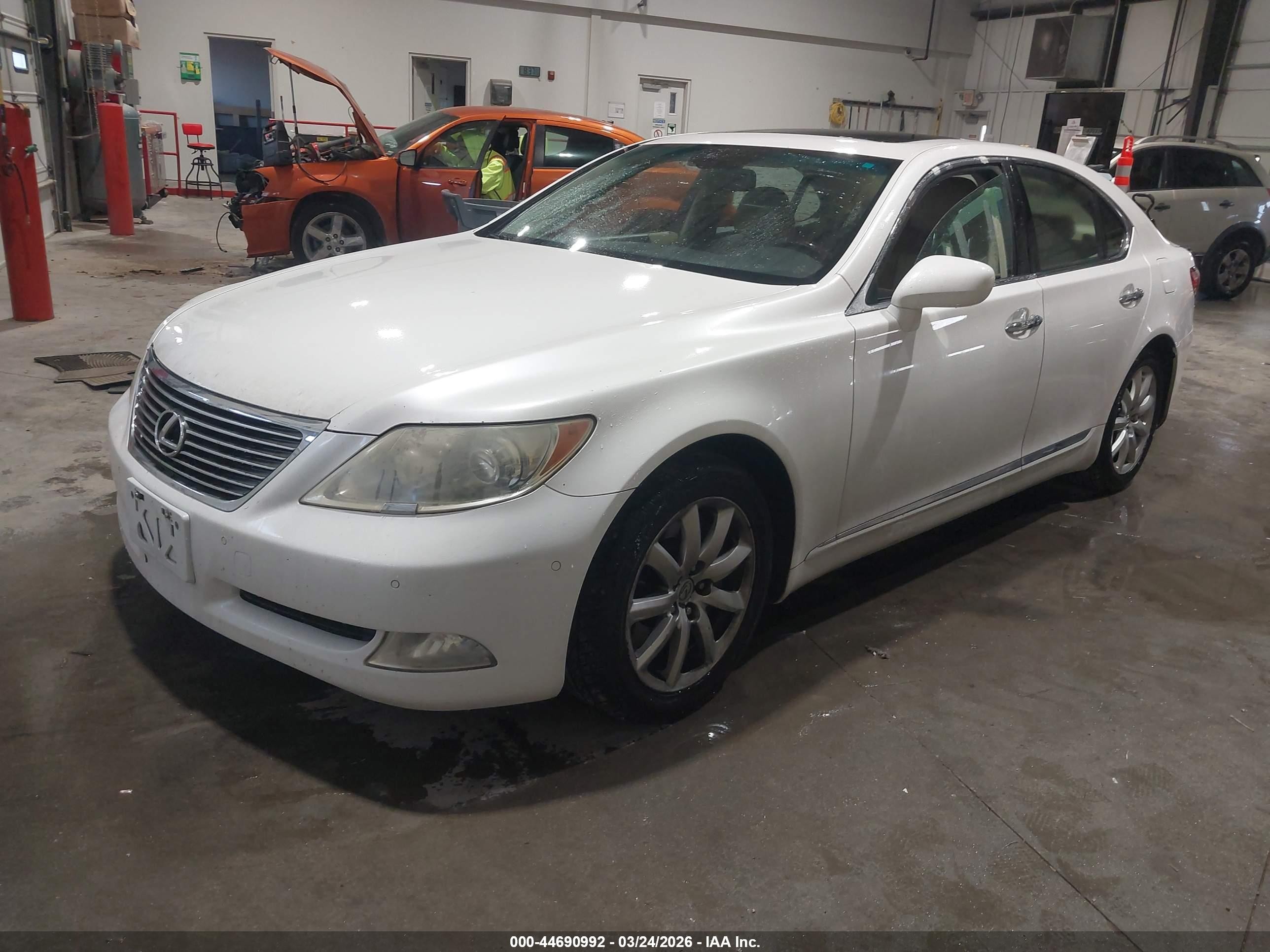 2009 Lexus Ls 460   White vin: JTHCL46FX95002327