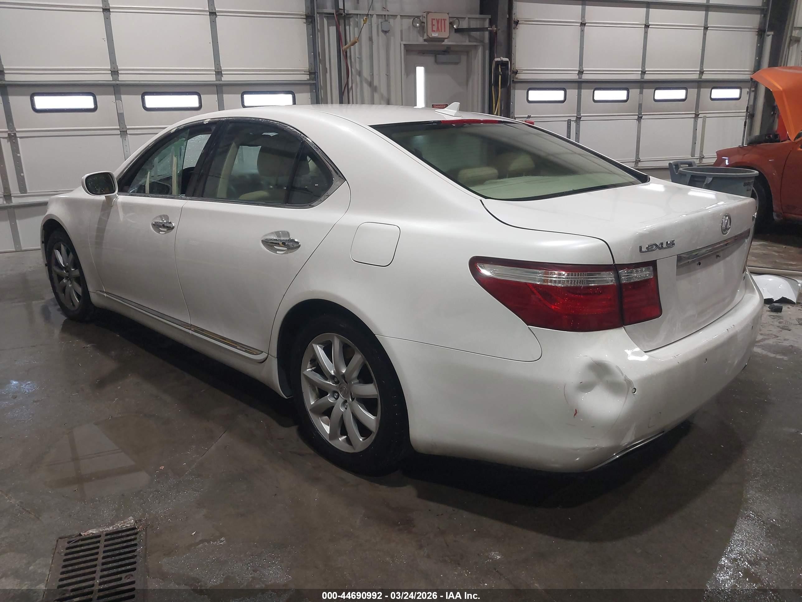 2009 Lexus Ls 460   White vin: JTHCL46FX95002327