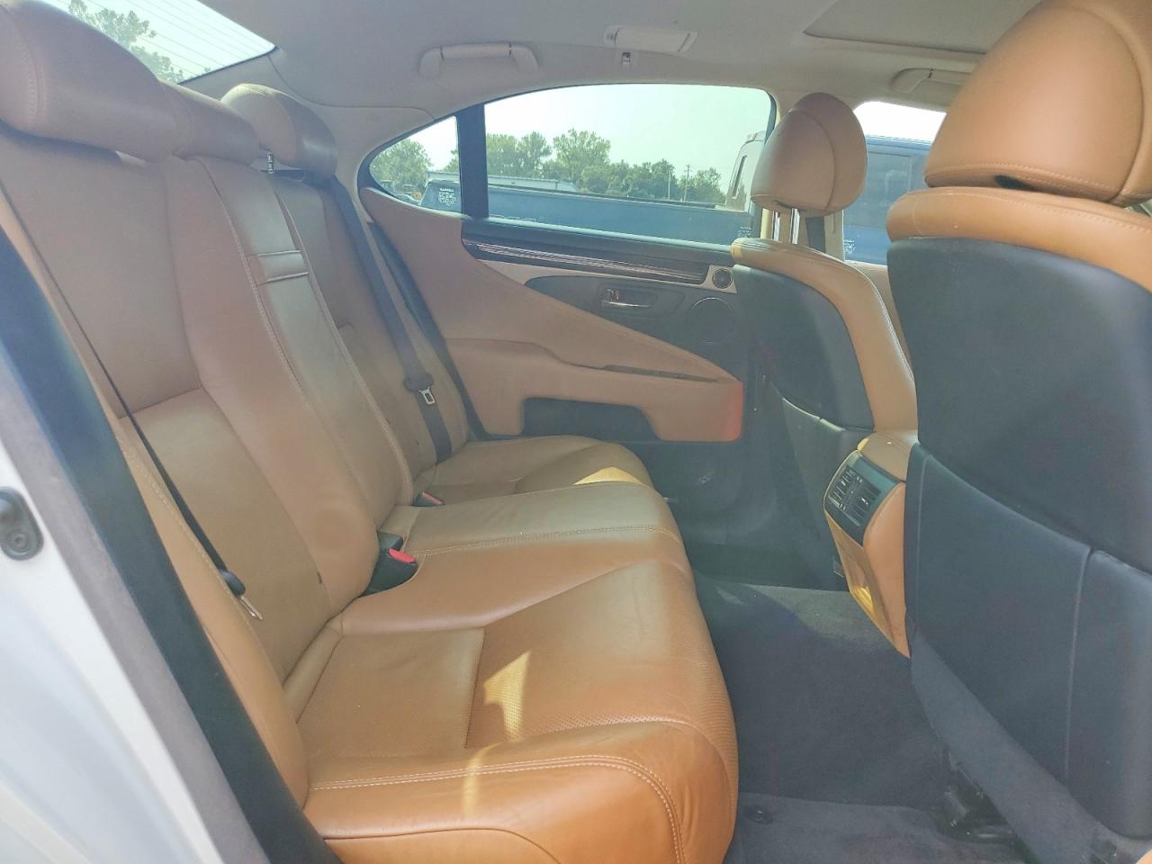 2013 Lexus Ls 460 White vin: JTHCL5EF0D5019251