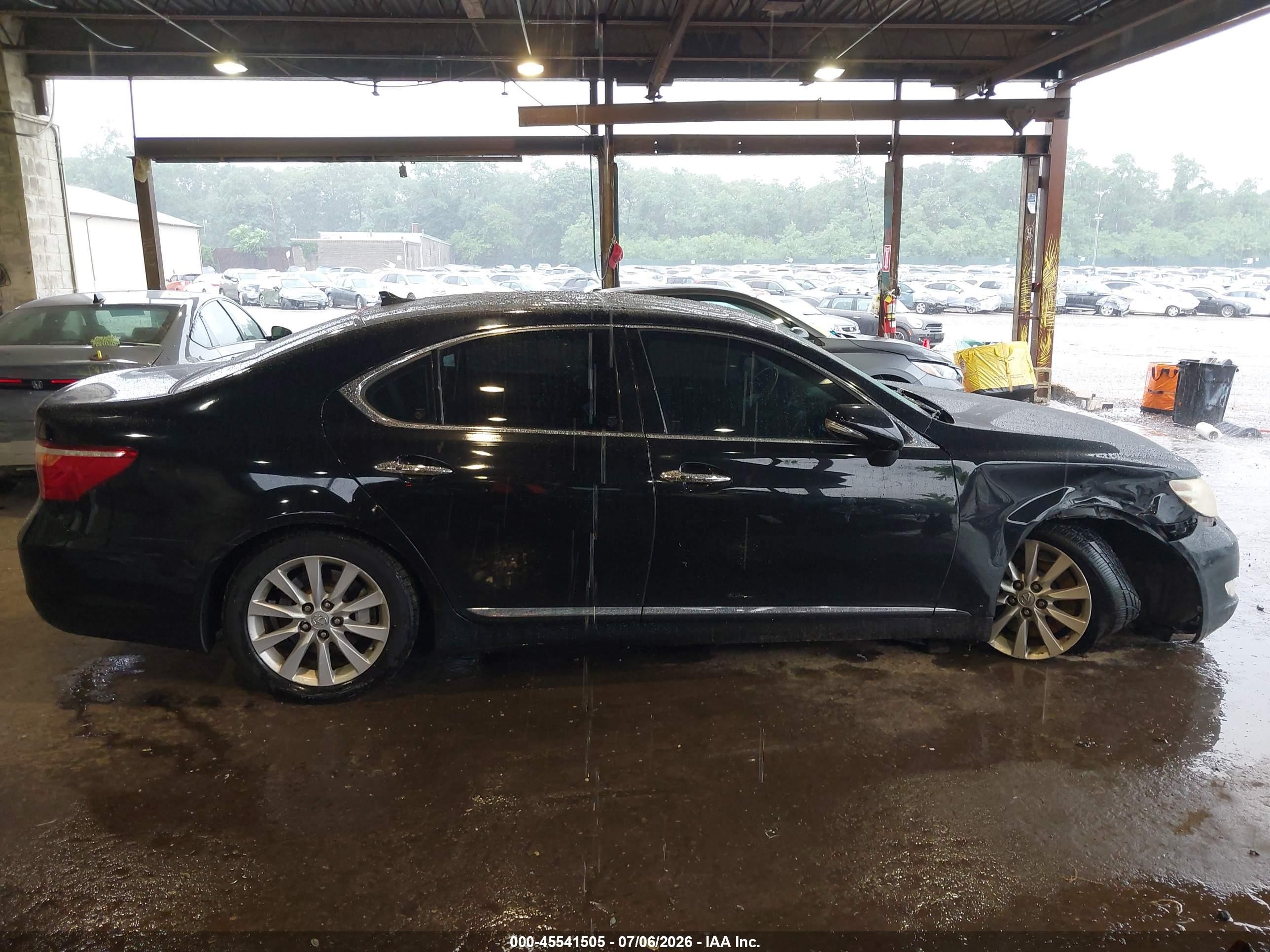 2011 Lexus Ls 460   Black vin: JTHCL5EF2B5010435