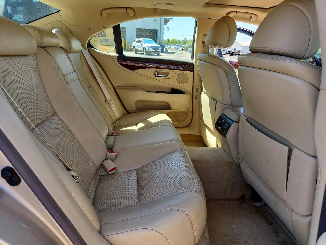 2012 Lexus Ls 460 Tan vin: JTHCL5EF2C5013191