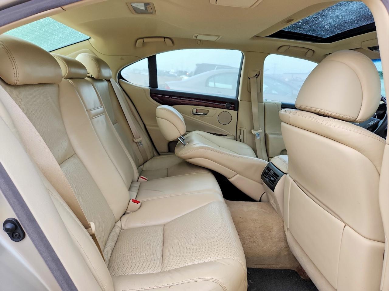 2012 Lexus Ls 460 Beige vin: JTHCL5EF2C5014065