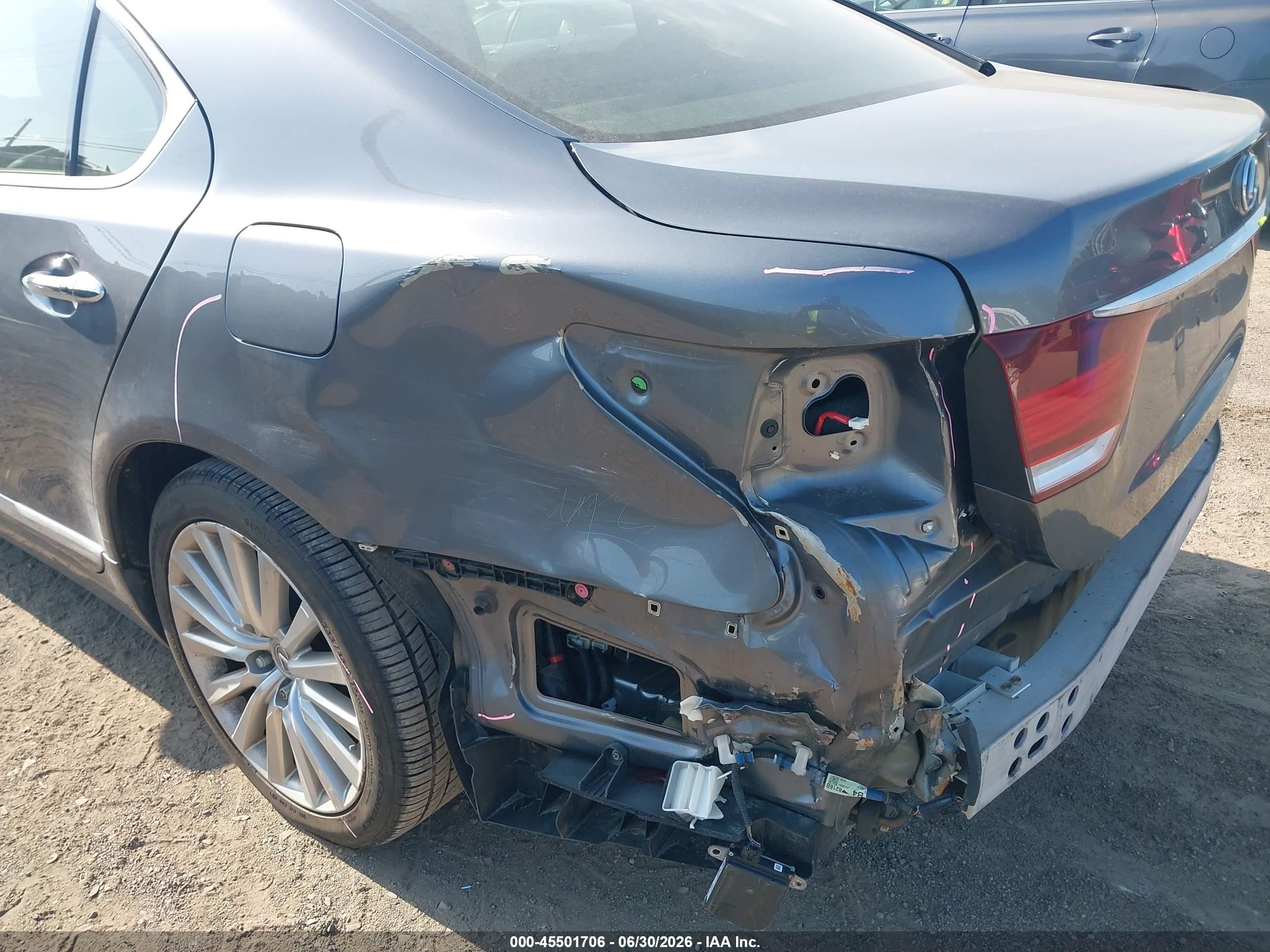 2014 Lexus Ls 460   Серый vin: JTHCL5EF2E5019818