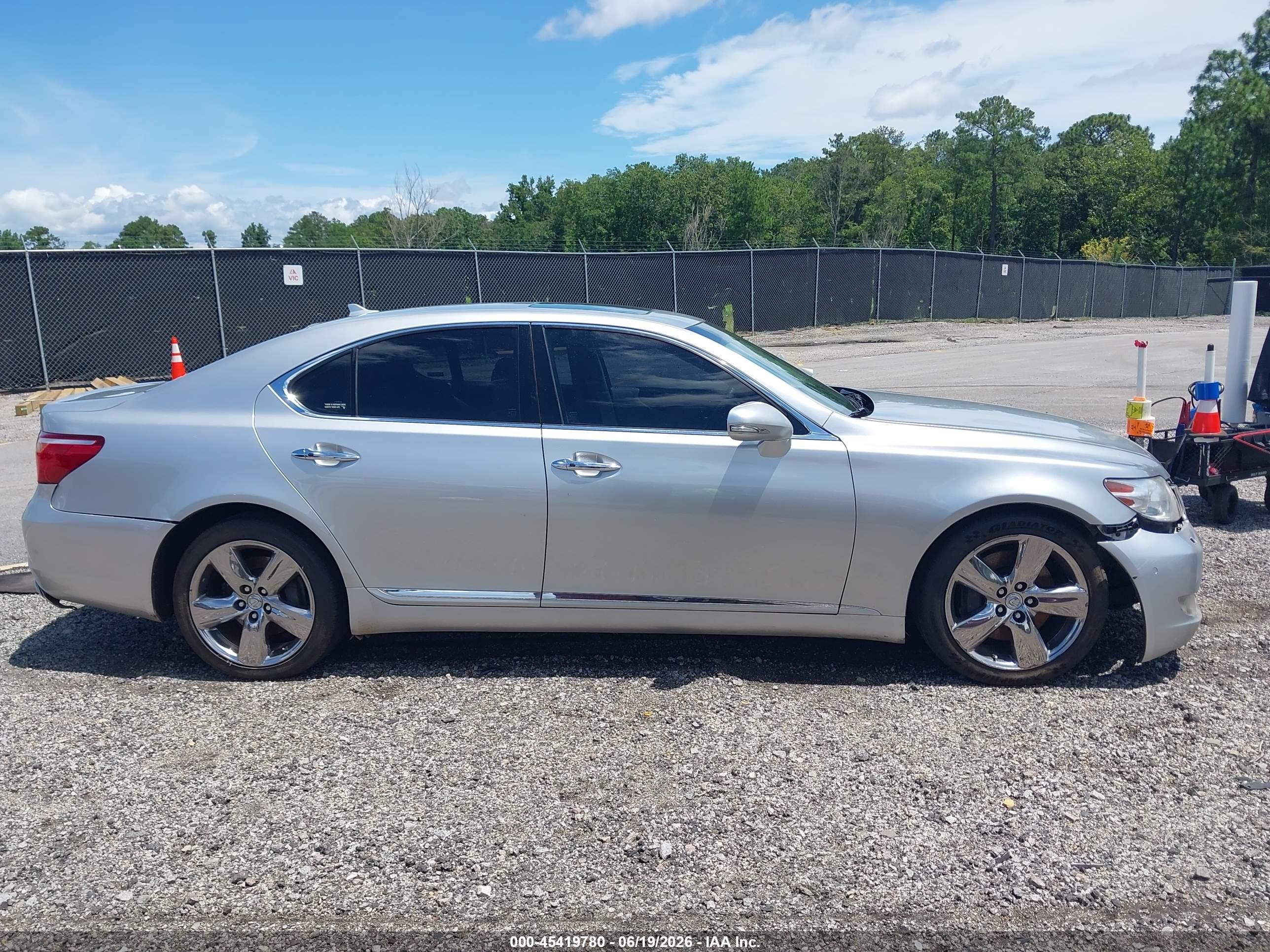2012 Lexus Ls 460   Silver vin: JTHCL5EF3C5015029