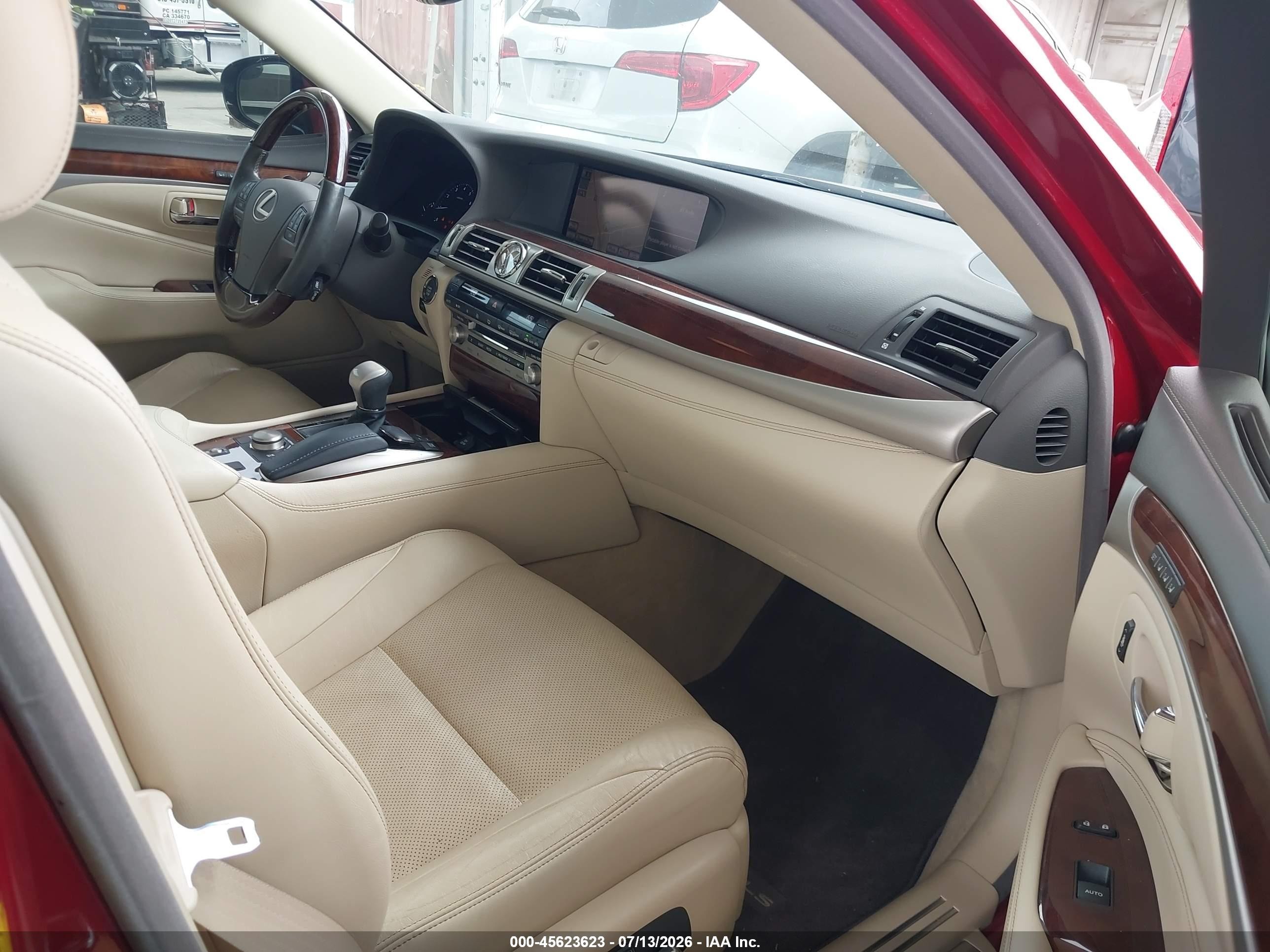 2013 Lexus Ls 460   Red vin: JTHCL5EF3D5017705